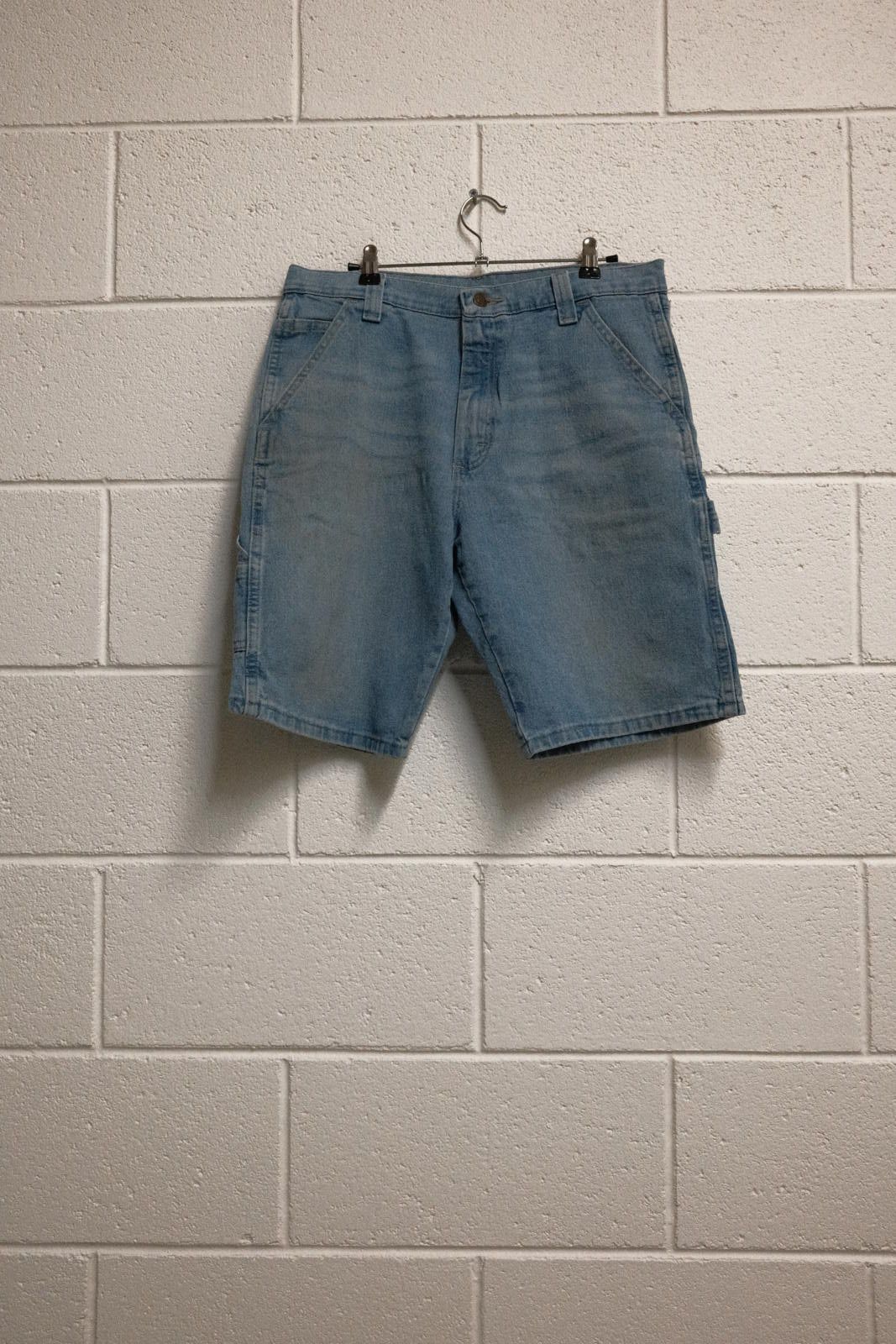Wrangler Wrangler Classic Light Blue Denim Shorts Size 32 Size US 32 / EU 48 - 1 Thumbnail