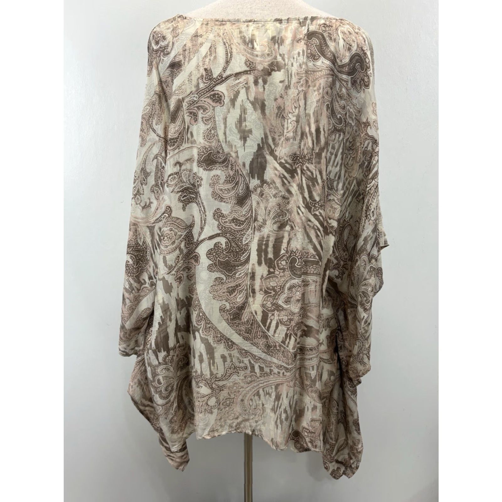 Vintage VINTAGE Chicos Tunic Shirt Kaftan Style Silk Blend Boat Neck L/XL Beige Swirl Pattern Women Size L / US 10 / IT 46 - 3 Thumbnail
