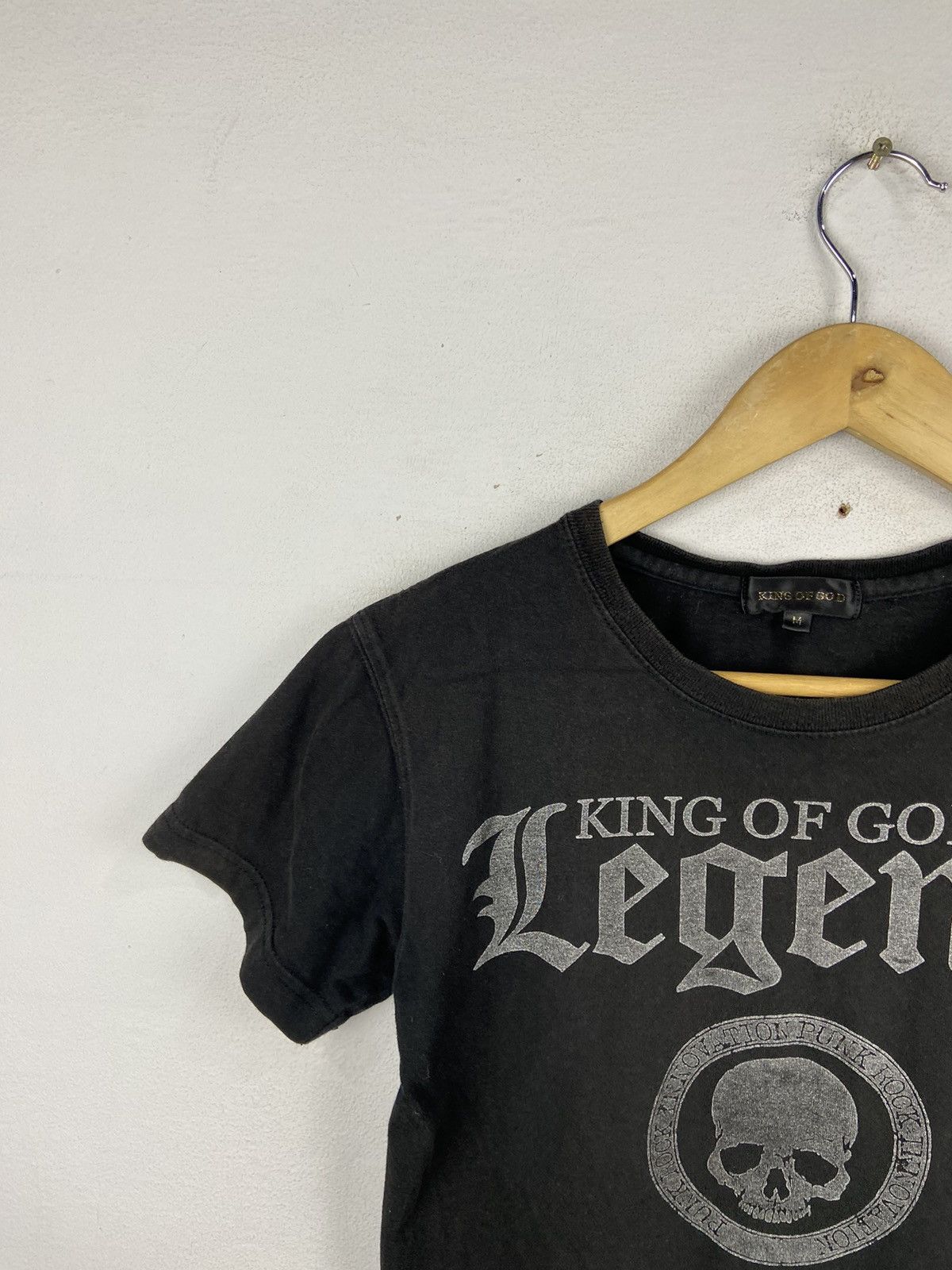 Japanese Brand RARE🔥 KING OF GODS SKULL TEE Size US M / EU 48-50 / 2 - 3 Thumbnail