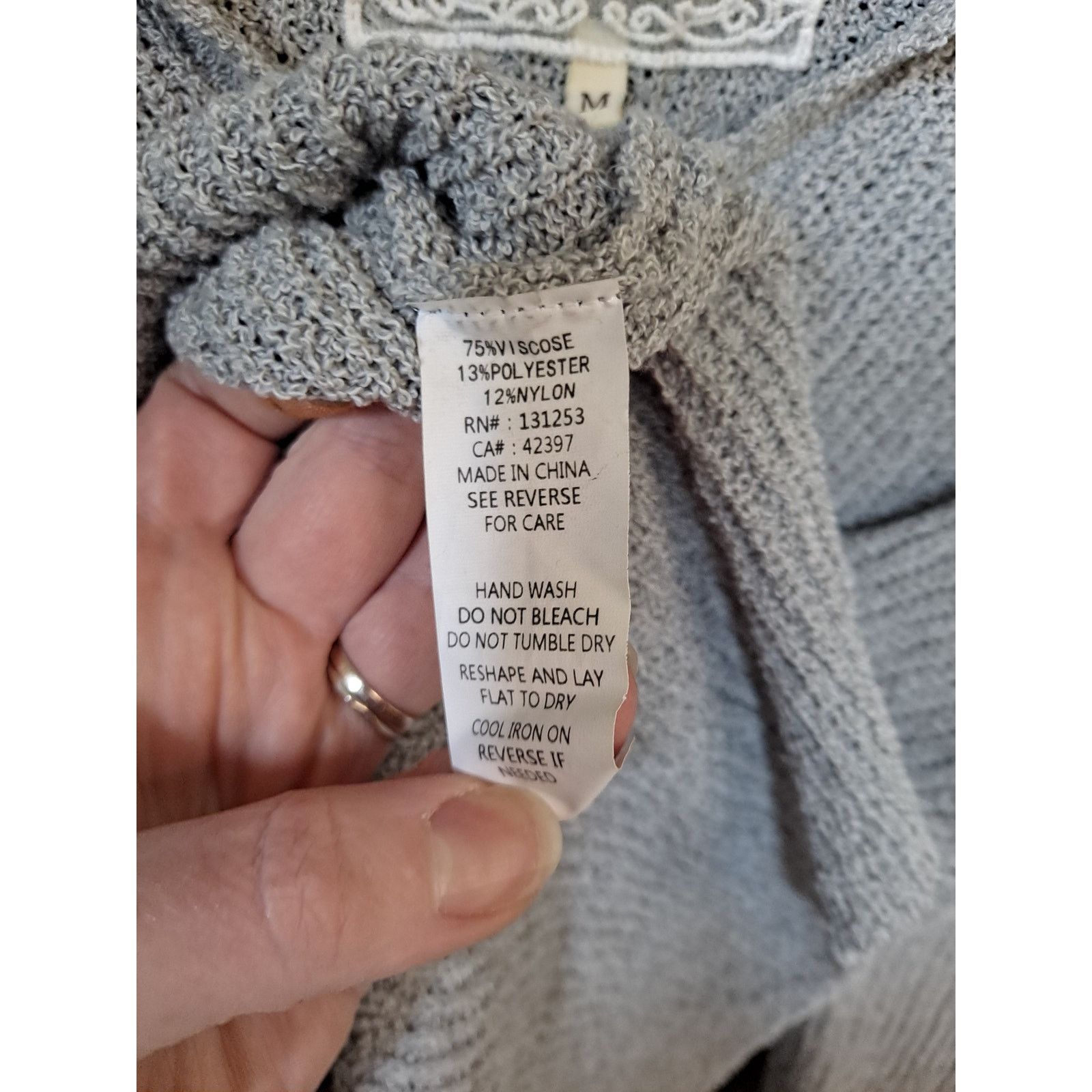 Other Pink Martini Gray Knit V Neck Sweater Size Medium Size M / US 6-8 / IT 42-44 - 6 Thumbnail