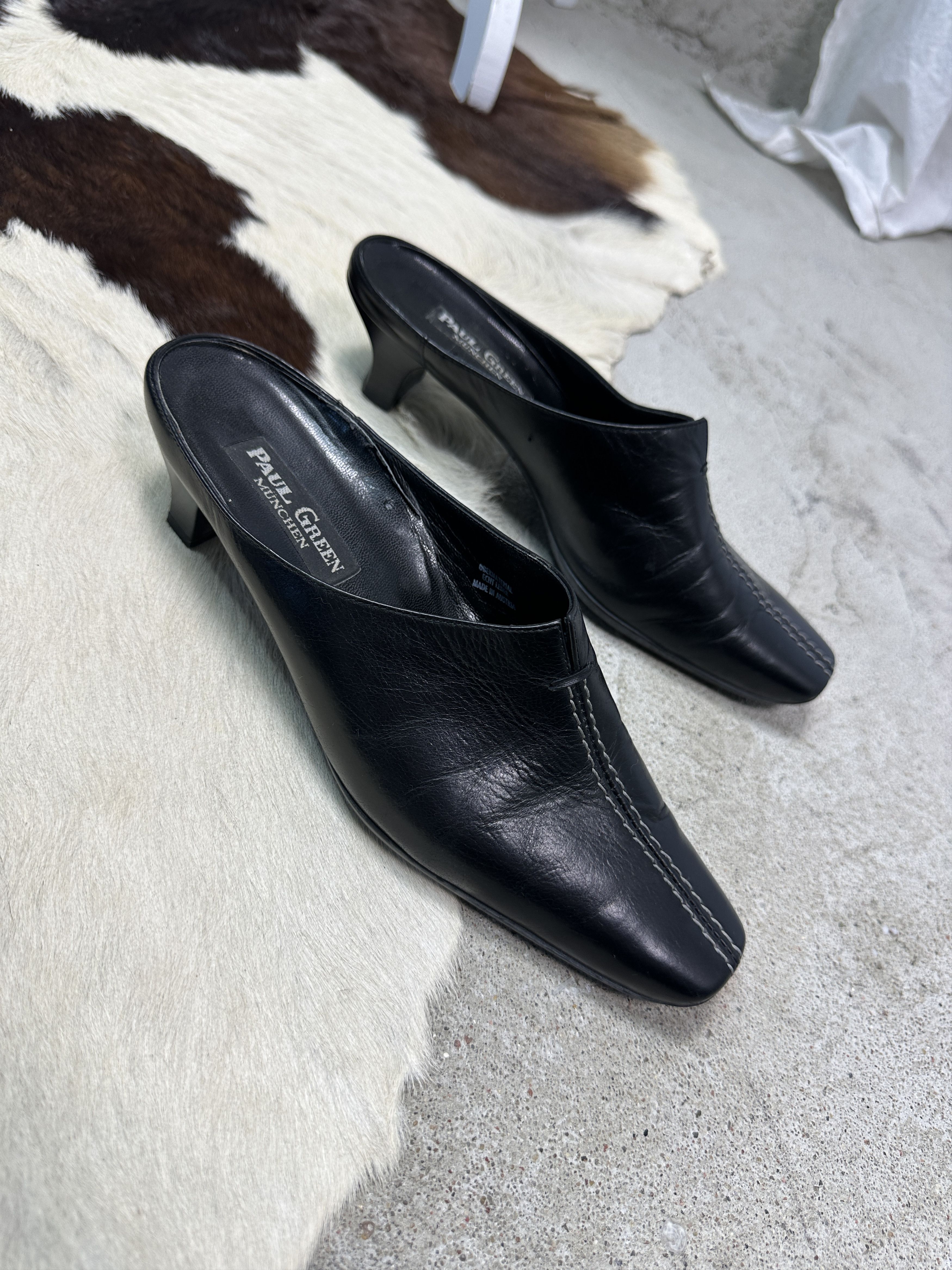 Vintage Vintage Avant Garde Slip on Leather Kitten Heels Y2K Size US 8 / IT 38 - 1 Thumbnail