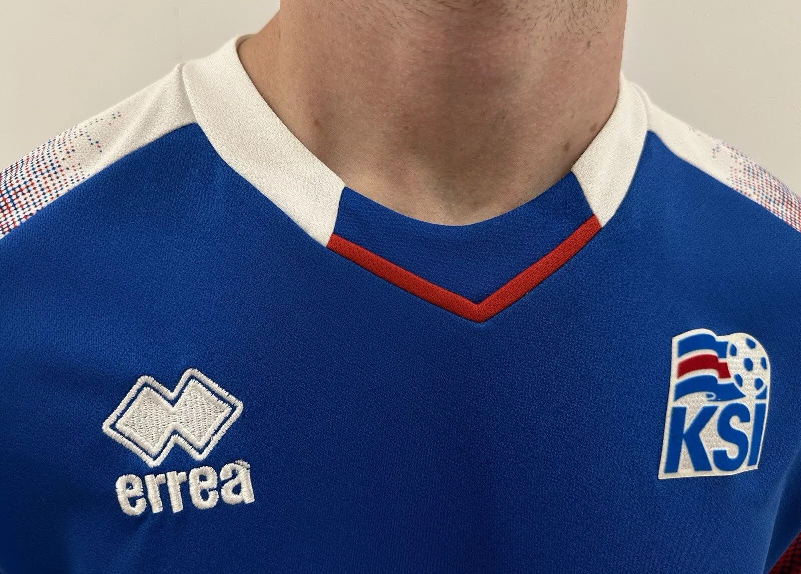 Errea National Iceland KSI 2018 2019 2020 Home Jersey Soccer Size US M / EU 48-50 / 2 - 7 Thumbnail