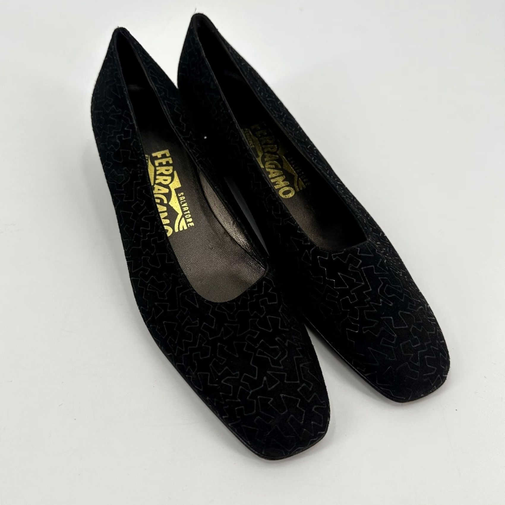 Salvatore Ferragamo Salvatore Ferragamo Pumps Size 7 1/2 AAA Black Suede Gancini Pattern Block Heel Size US 8 / IT 38 - 5 Thumbnail