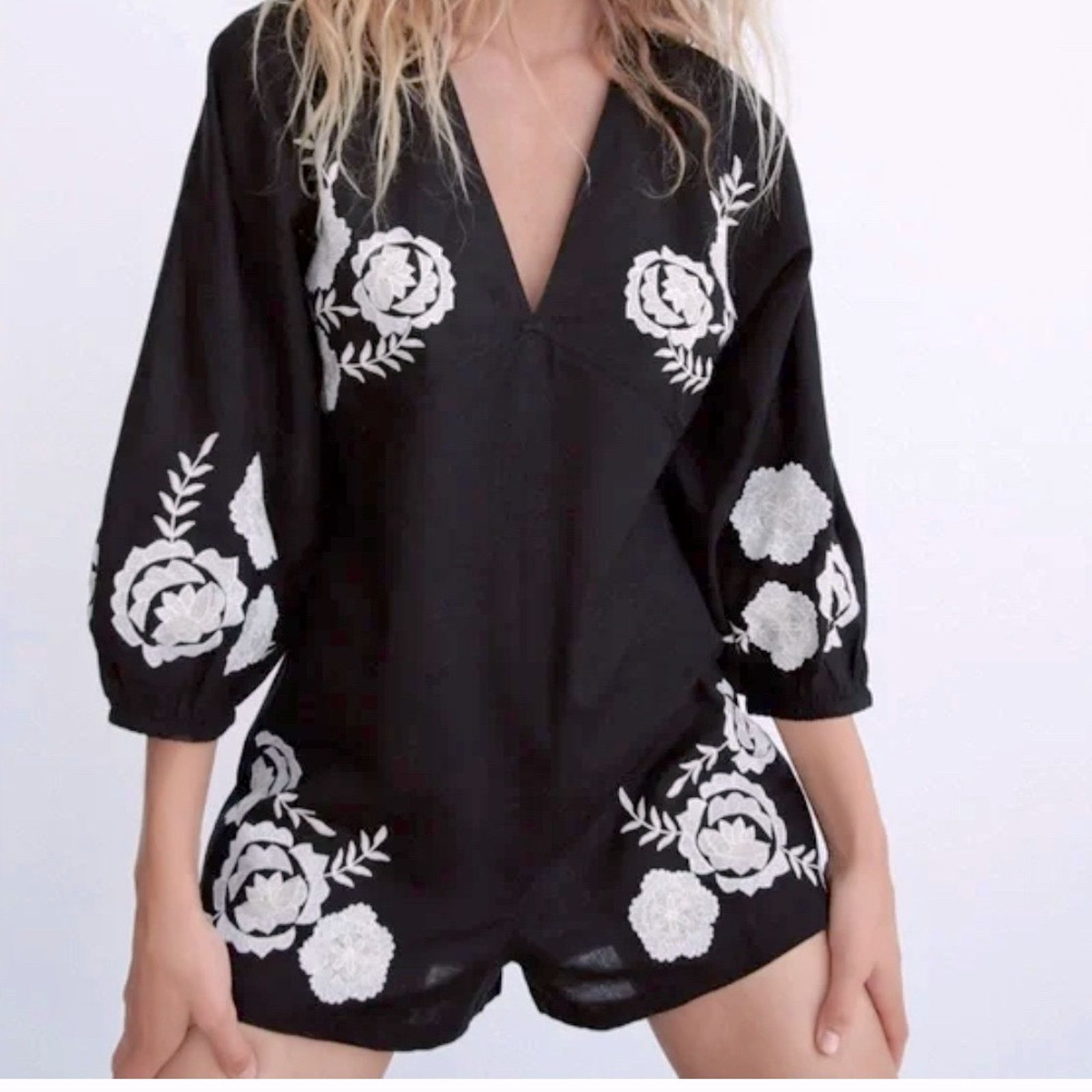 Zara Zara Black Embroidered Romper XS Size 26" / US 2 / IT 38 - 1 Thumbnail