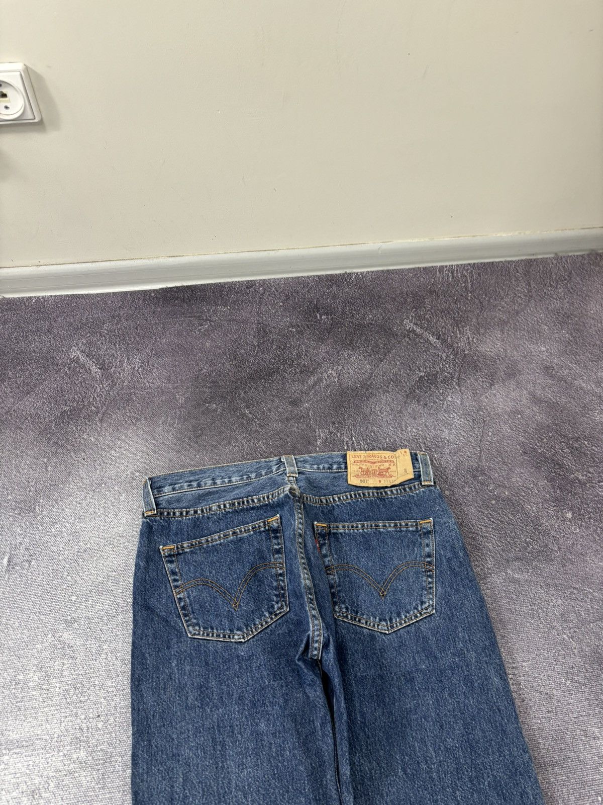 Levi's Vintage Levi’s 501 Men’s Straight Fit Blue USA Denim Jeans Size US 33 - 4 Thumbnail