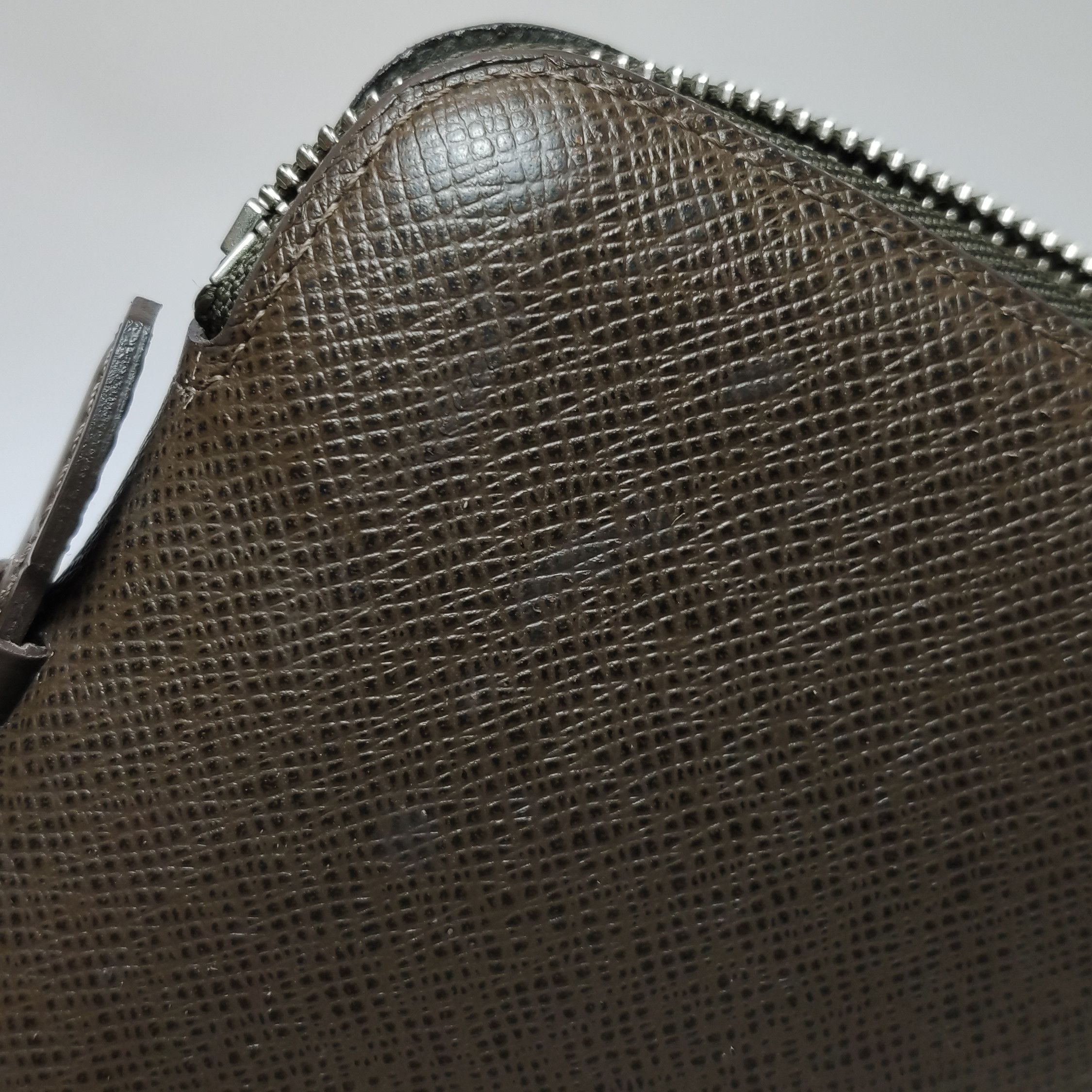 Louis Vuitton Louis Vuitton (LV) Atoll leather solid color clutch -y2506 Size ONE SIZE - 3 Thumbnail