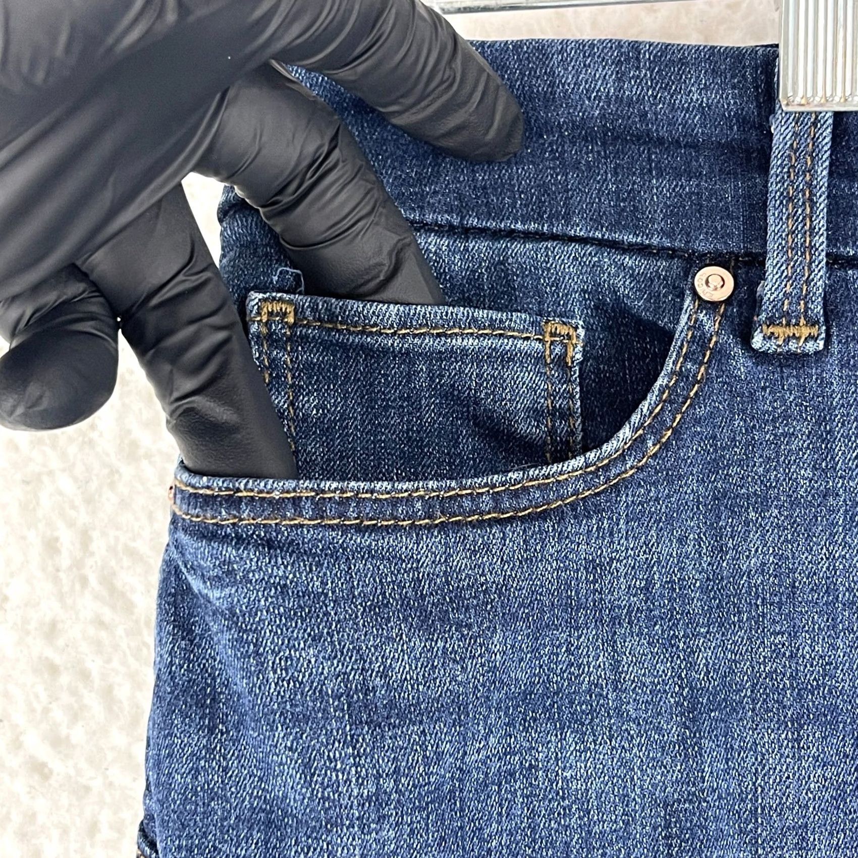 Vintage Chico's Jeans Womens Size 8 Blue Straight Leg Mid Rise So Slimming Denim Stretch Pockets Classic 5-Pocket Design Size 30" / US 8 / IT 44 - 4 Thumbnail