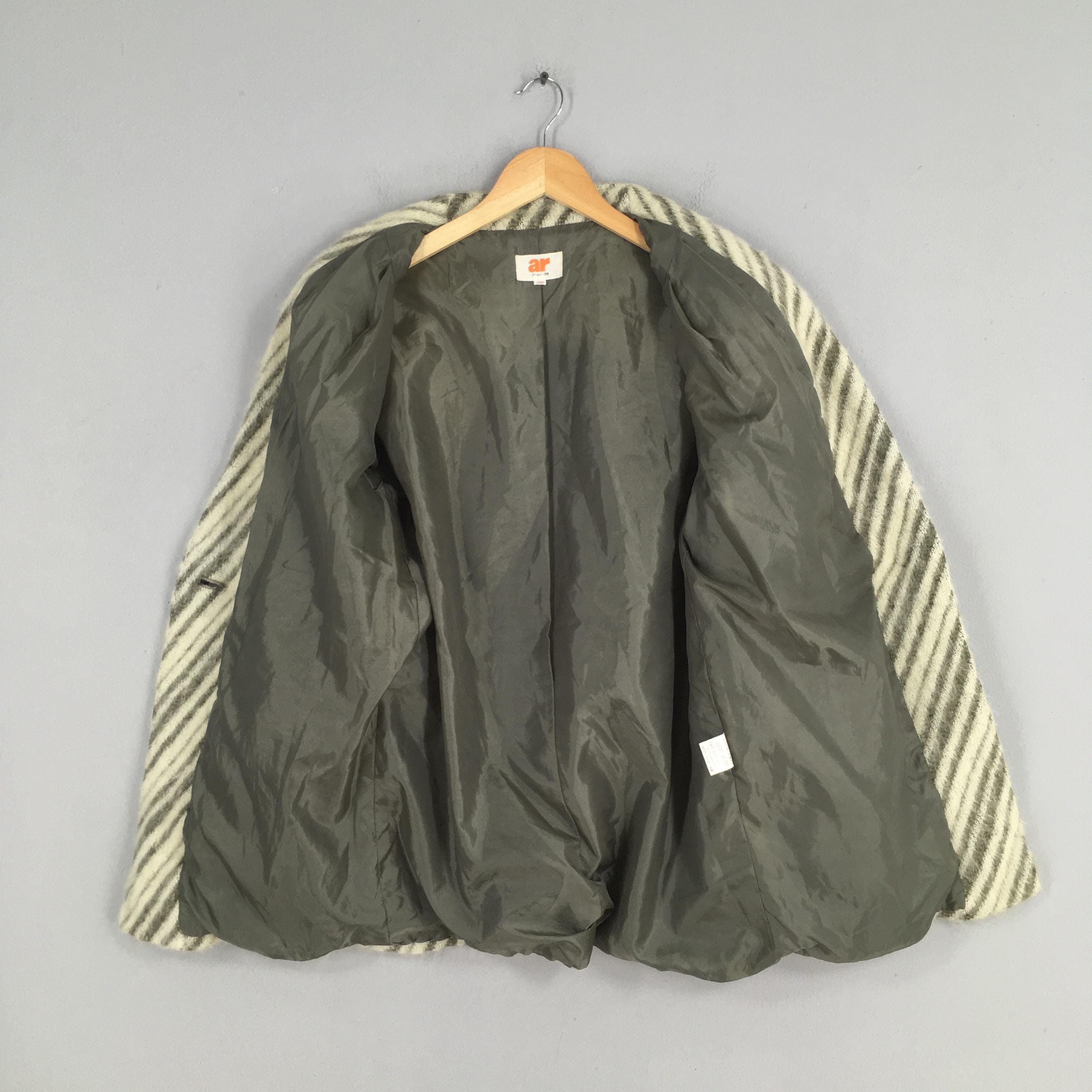 Japanese Brand 1980 AR Japan Japan Striped Zebra Mohair Button Jacket M Size US M / EU 48-50 / 2 - 5 Thumbnail