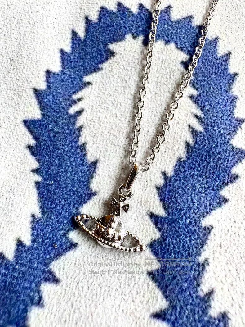 Vivienne Westwood Vivienne Westwood Vintage Silver Small Saturn Necklace Size ONE SIZE - 1 Thumbnail