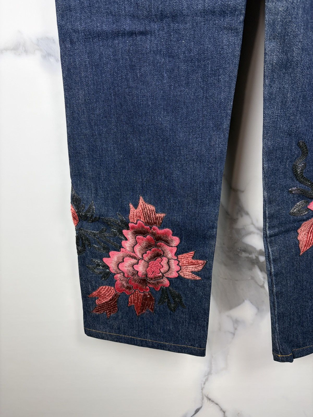 Gucci AW99 Gucci Tom Ford Runway Floral Embroidered Denim Jeans Size US 30 / EU 46 - 12 Thumbnail