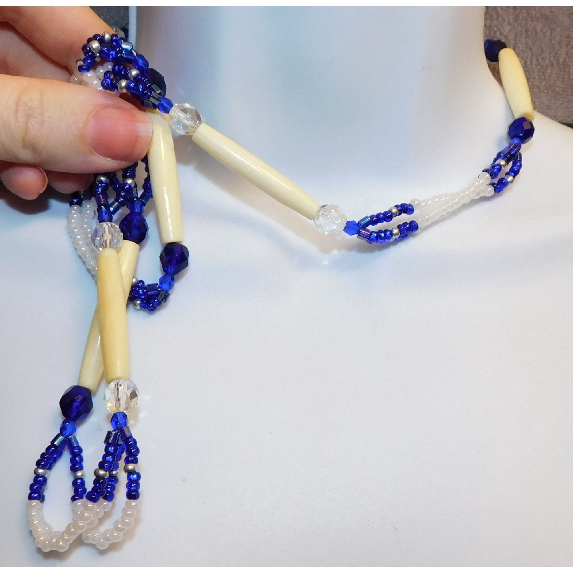 Other Retro Blue White And Clear Beaded Necklace Size ONE SIZE - 1 Thumbnail