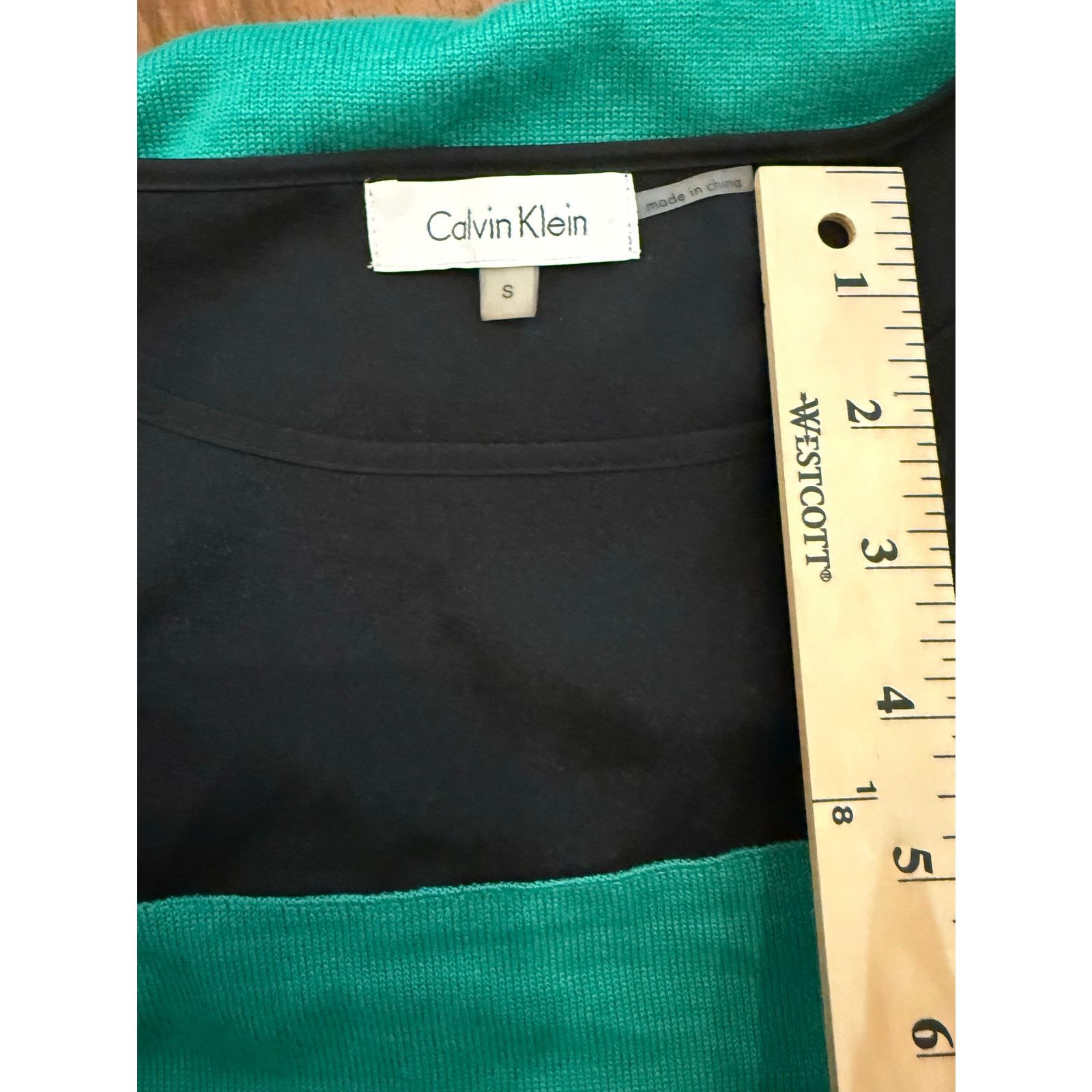 Calvin Klein EUC Calvin Klein Navy Green Colorblock Sweater Size Small Size S / US 4 / IT 40 - 5 Thumbnail