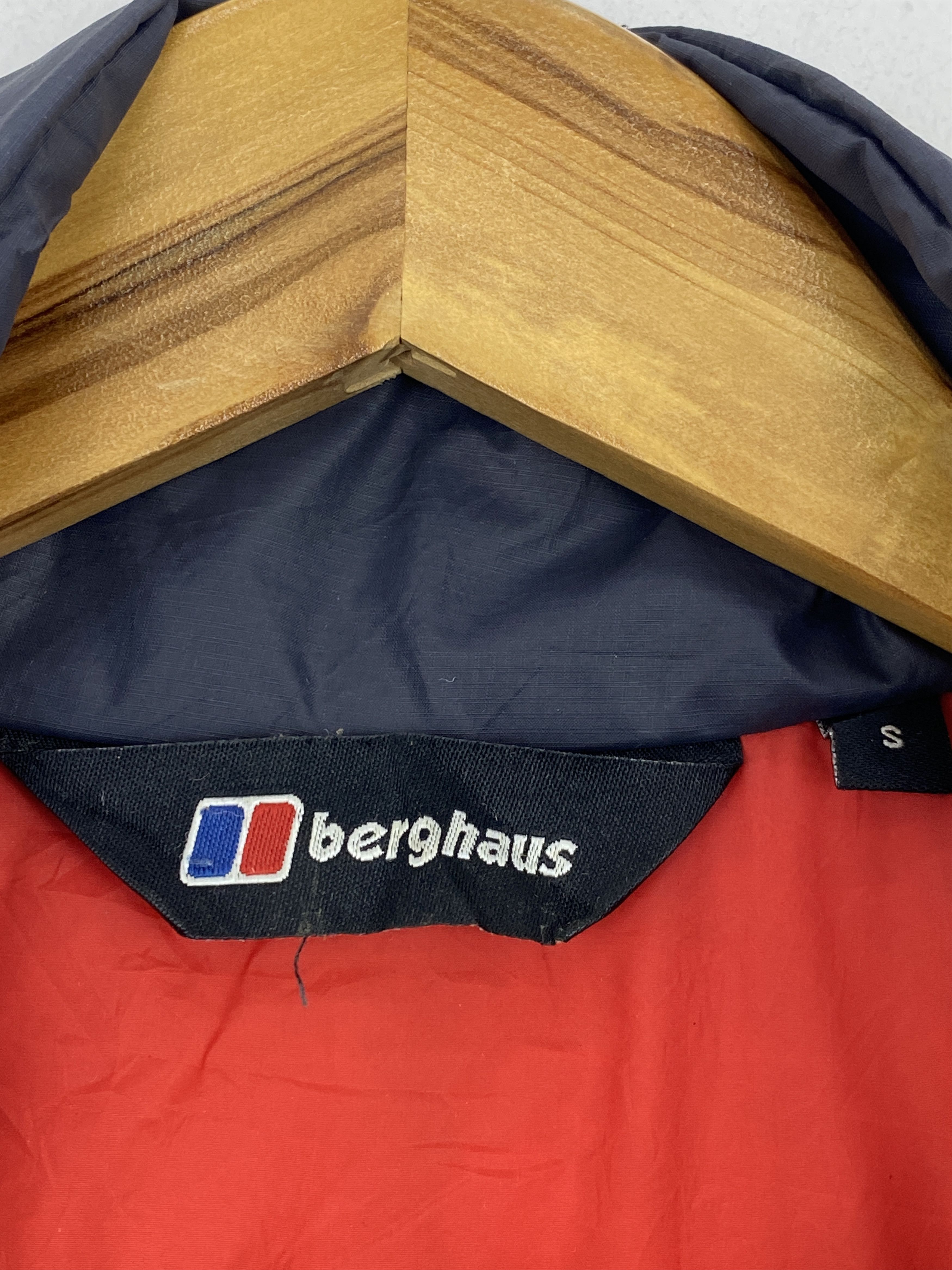 Berghaus Vintage Berghaus Windbreaker Trail Outdoor Jacket J1854 Size US S / EU 44-46 / 1 - 5 Thumbnail