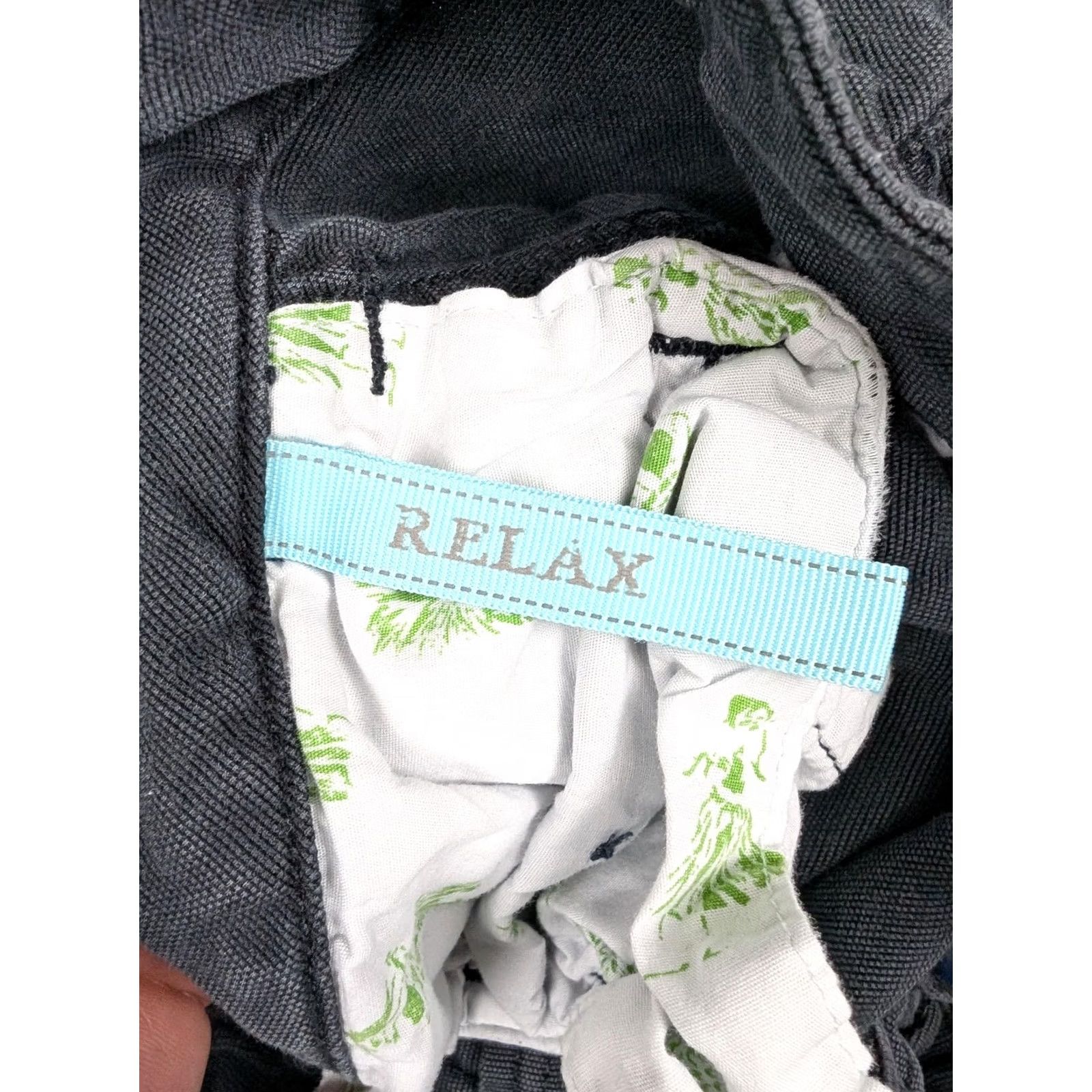 Tommy Bahama Tommy Bahama Relax Cargo Shorts Mens 42 Gray Cotton Lyocell Zip Fly Front Pockets 10 In Inseam Casual Summer Relax Mens Size US 42 / EU 58 - 6 Thumbnail