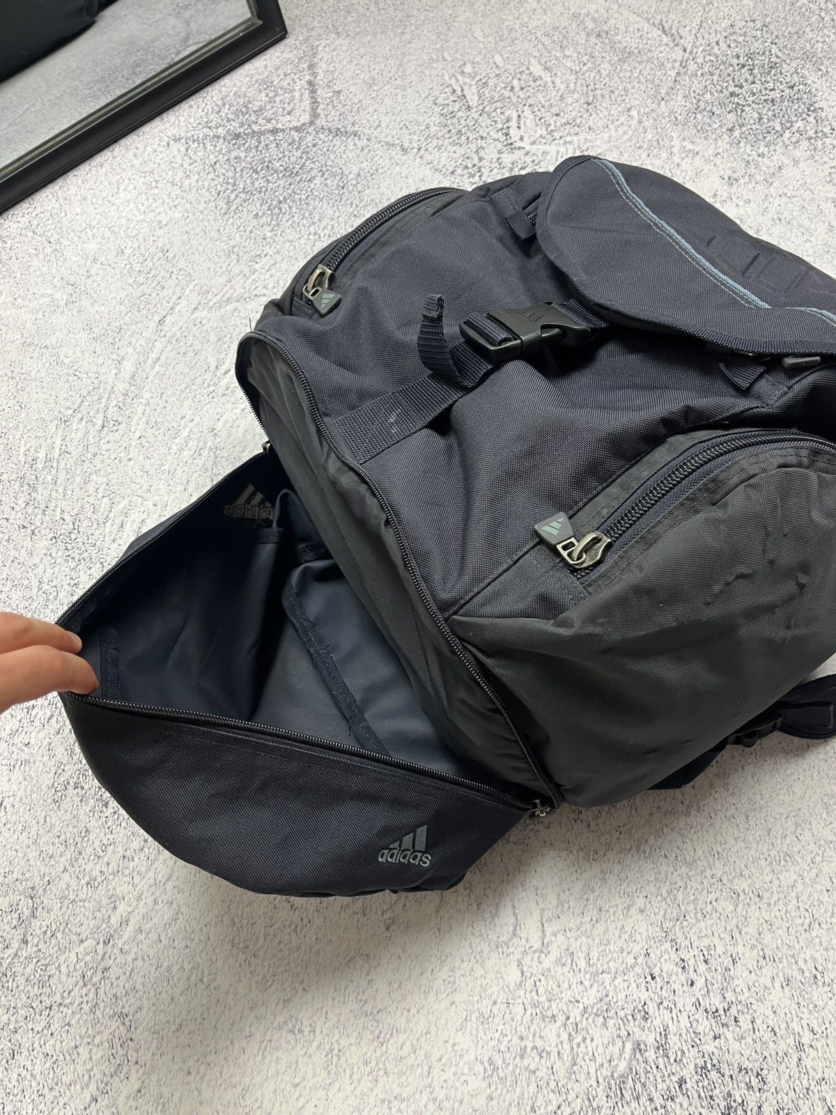 Adidas Vintage Adidas 00’s Y2K Logo Backpack Streetwear Hype Rare Size ONE SIZE - 15 Thumbnail