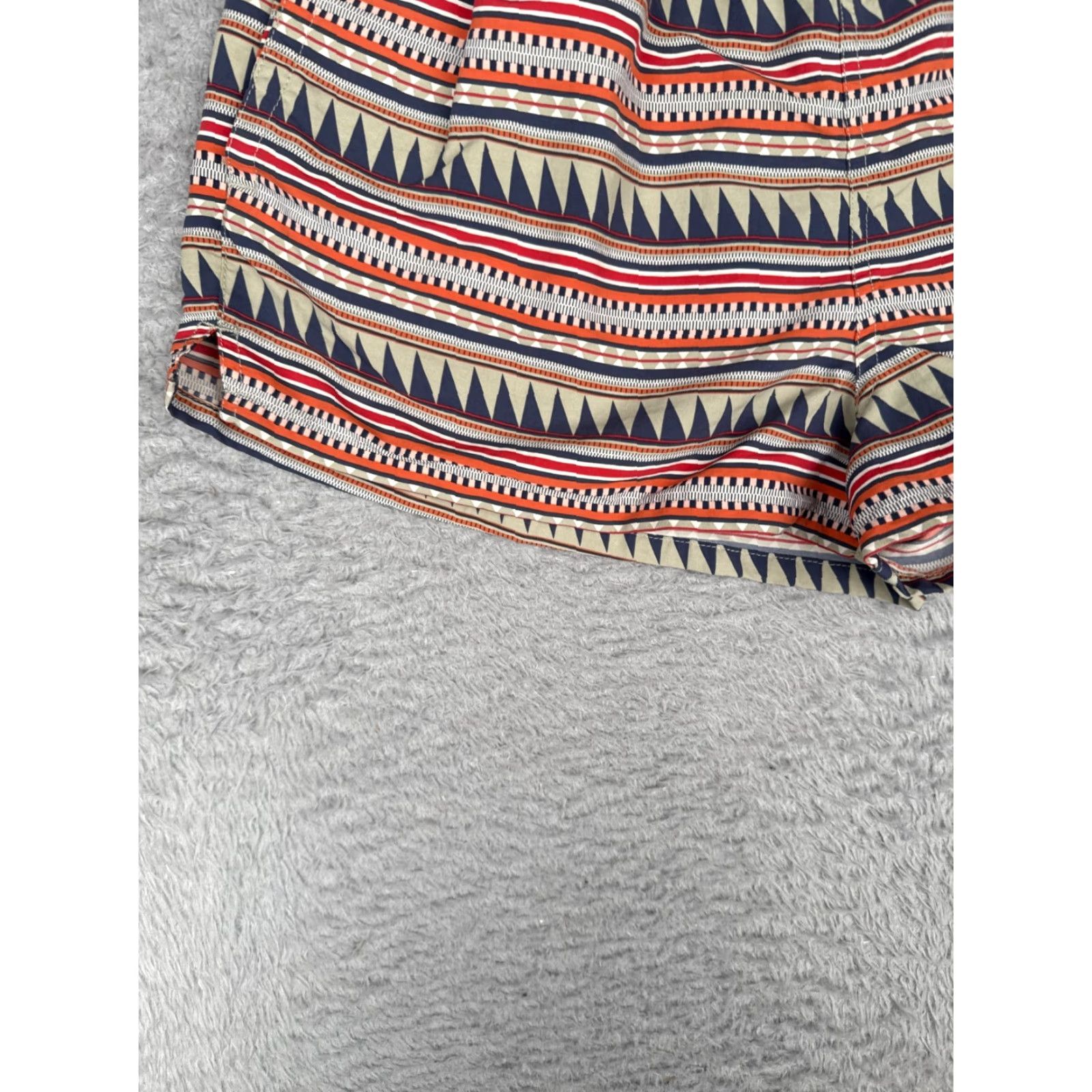 Patagonia Patagonia Shorts Womens Large Red Beige Baggies 2.5" Lined Southwest Pattern - Cotton Blend Nylon | 34" Waist | Activewear, Travel, Casual | Womens Size 36" / US 14 / IT 50 - 3 Thumbnail