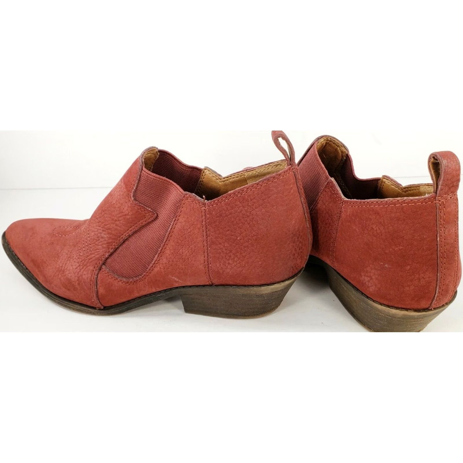 Lucky Brand VINTAGE Lucky Brand Joelle Nubuck Western Style Booties Womens 7M 37EU Burgundy Red Boots Size US 7 / IT 37 - 5 Thumbnail