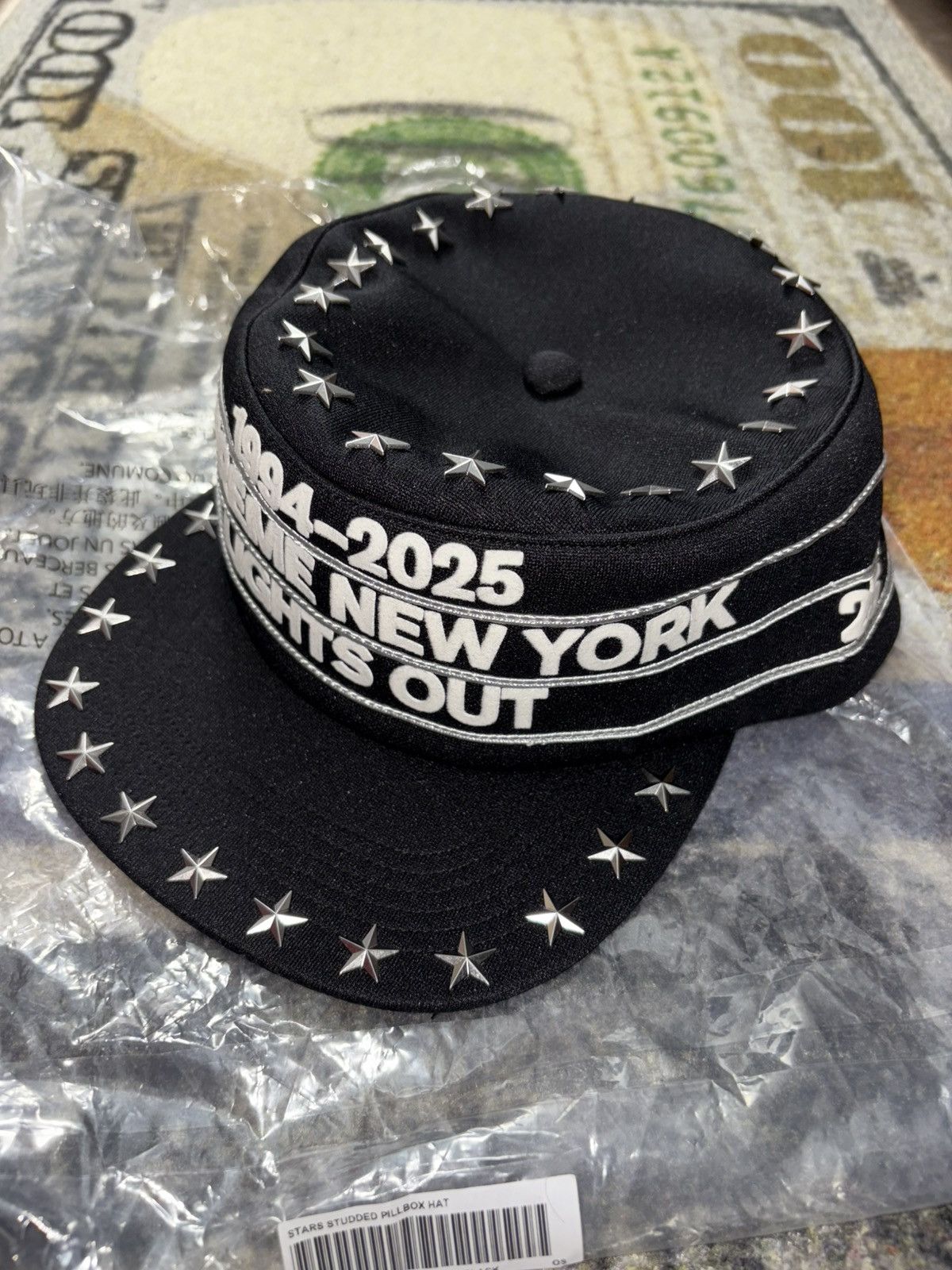 帽子 Supreme Stars Studded Pillbox Hat Black Supreme Stars Studded Pillbox Hat Black - FW25 - US