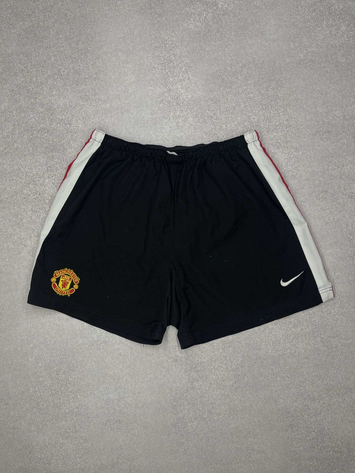 Nike Vintage Nike Manchester United Soccer Shorts Football Jersey Size US 32 / EU 48 - 2 Thumbnail