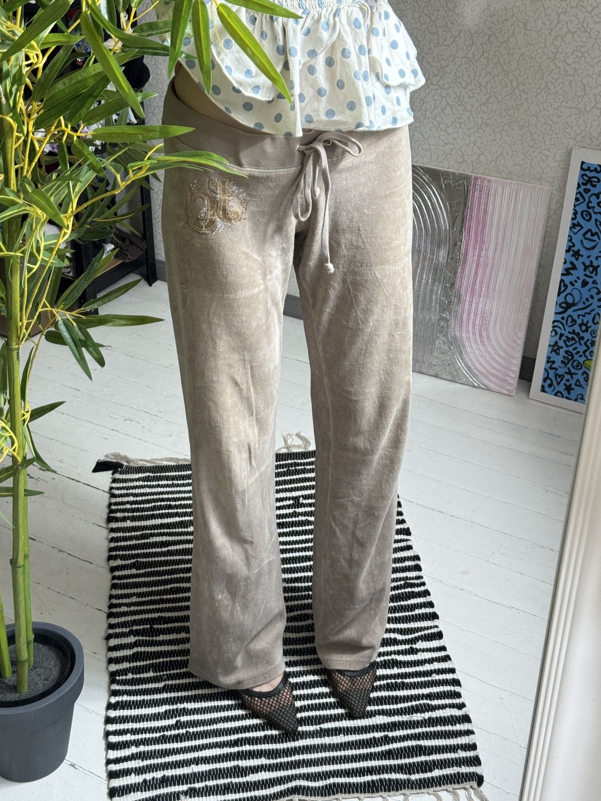 Juicy Couture VINTAGE VELOUR JUICY COUTURE 2000s PANTS Size 30" / US 8 / IT 44 - 2 Thumbnail