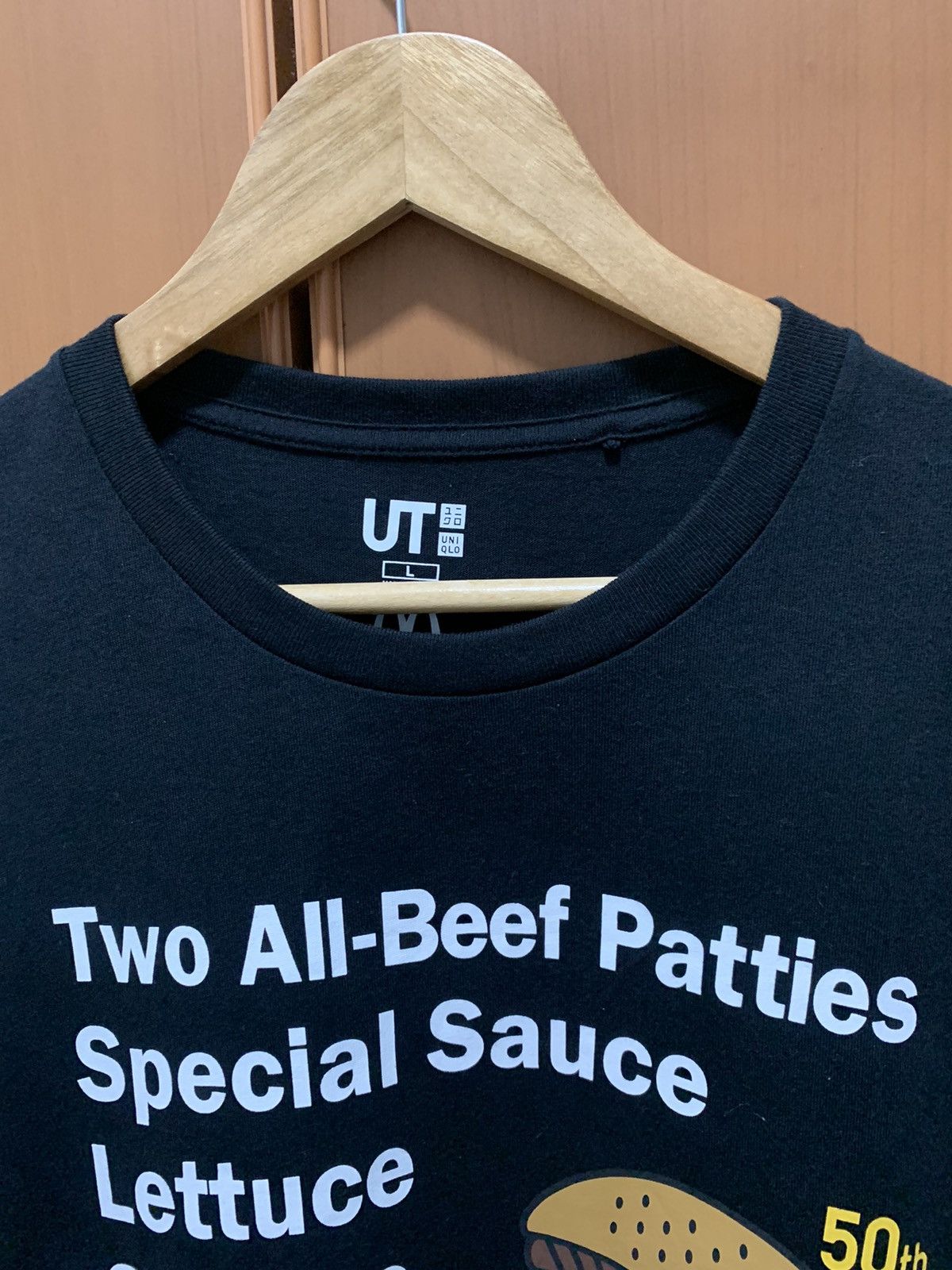Uniqlo Uniqlo UT Mc Donald's 50th Anniversary Big Mac Graphic Tee Size US L / EU 52-54 / 3 - 4 Thumbnail