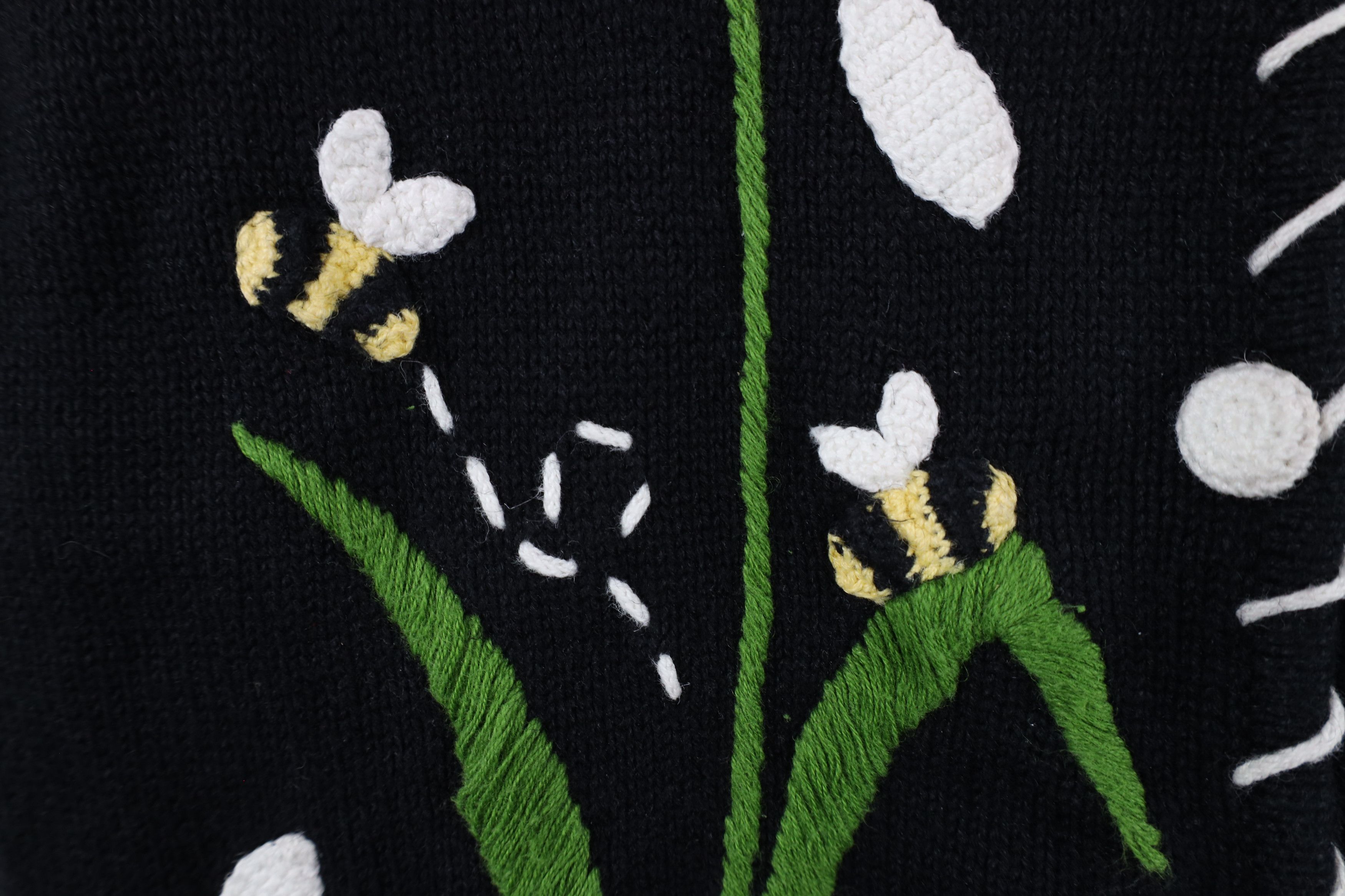 Vintage Vintage 90s Streetwear Bee Flower Cardigan Sweater Vest Size L / US 10 / IT 46 - 4 Thumbnail