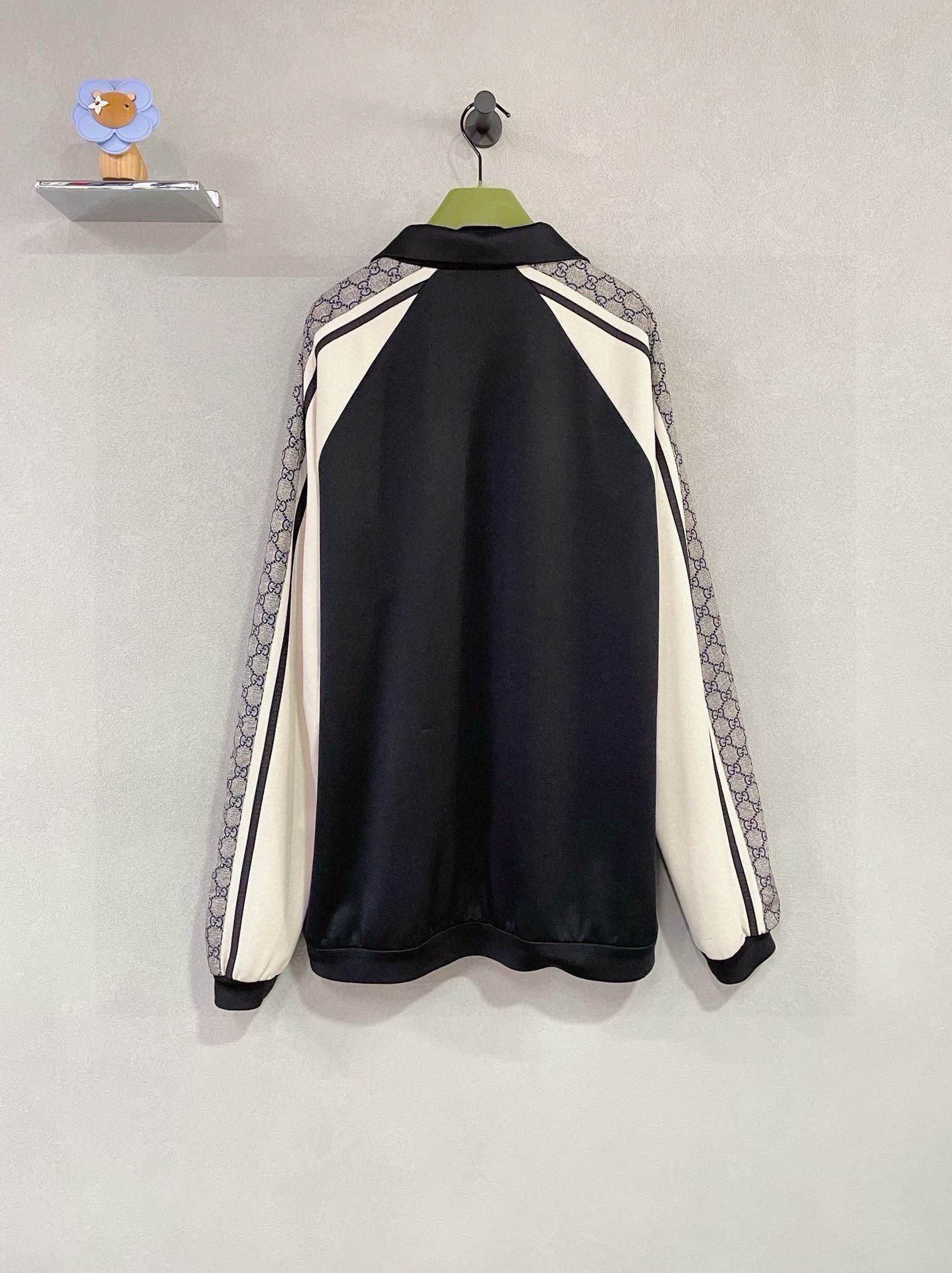 Gucci Gucci Black coat 2501-Nextarrow Size US S / EU 44-46 / 1 - 2 Thumbnail