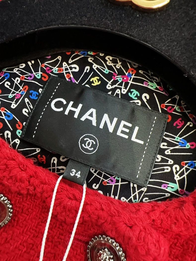 Chanel Chanel 24A red small lace double-breasted four-pocket twee Size XXS / US 00 / IT 34 - 5 Thumbnail
