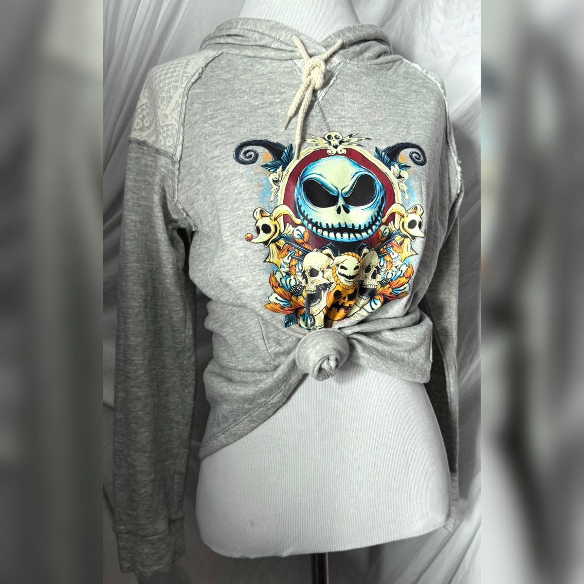 Nordstrom Night Before Christmas, Halloween Theme Asymmetrical Hoodie Size M / US 6-8 / IT 42-44 - 9 Thumbnail