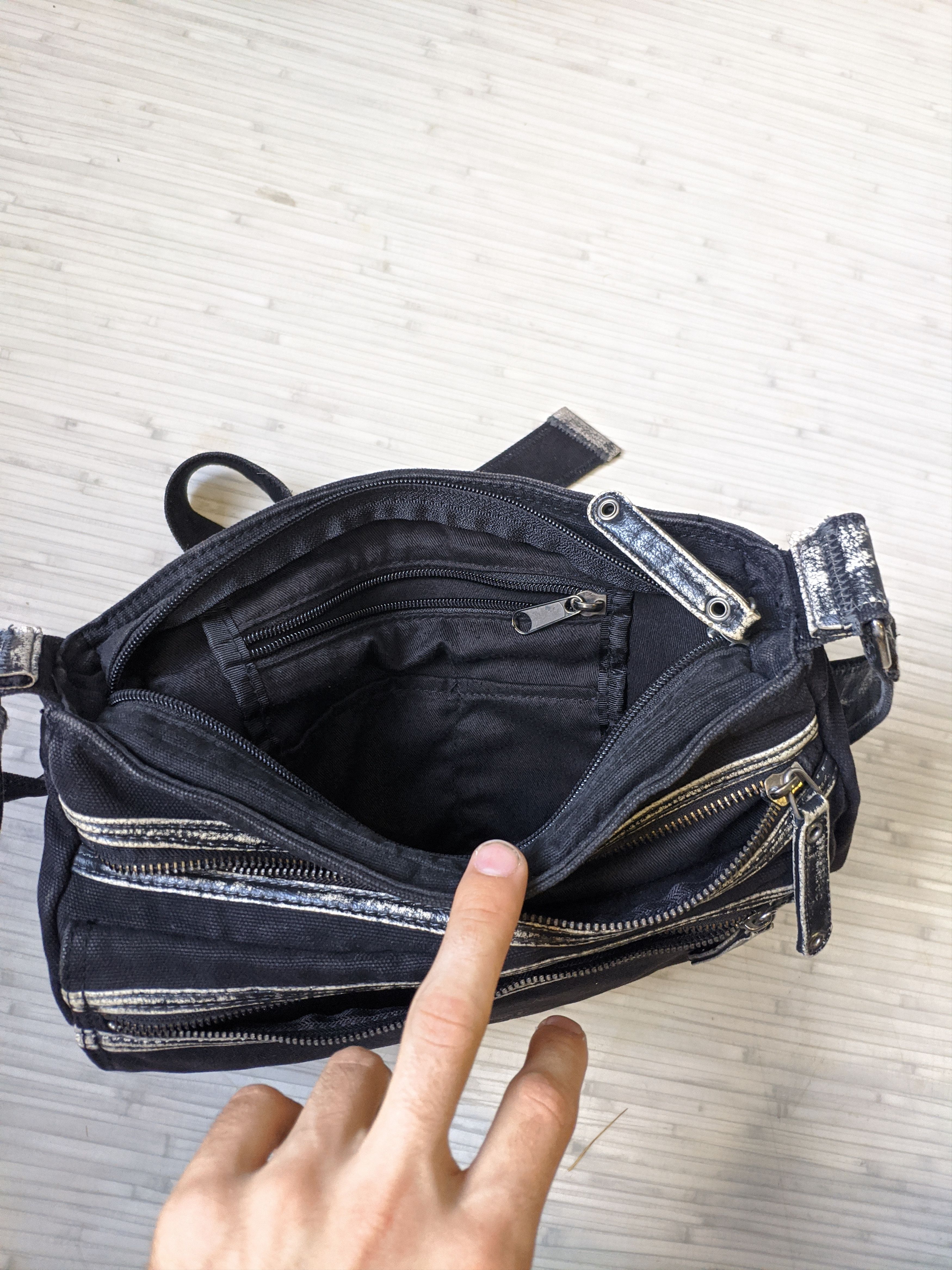 camel active CAMEL ACTIVE AVANTGARDE RETRO CROSSBODY BAG BLACK VINTAGE Size ONE SIZE - 5 Thumbnail