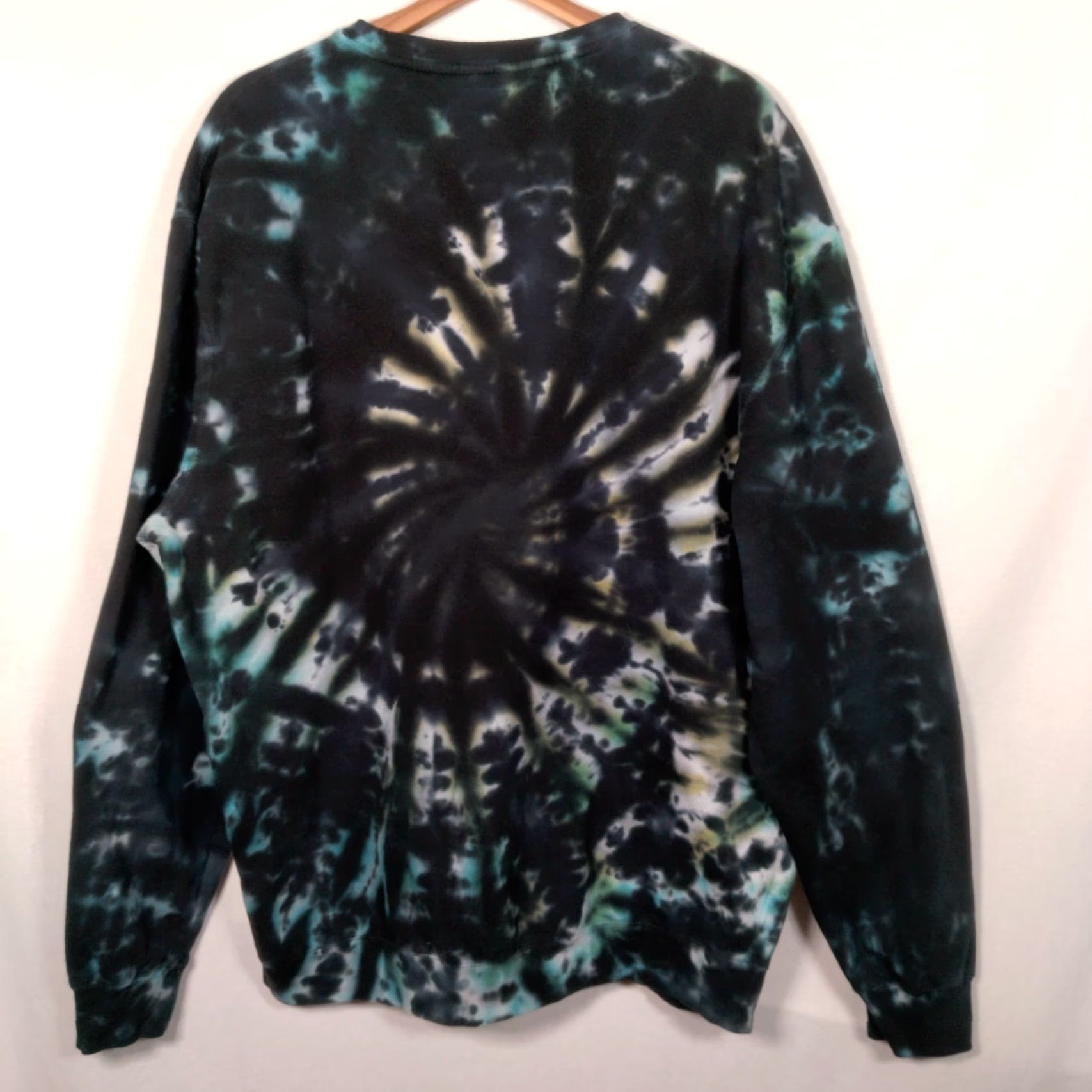 Rainbow VINTAGE Ocean Beach Company Tie Dye Sweatshirt XL Black Pullover Graphic Nature Rainbow Canaan Valley WV Mens Size US XL / EU 56 / 4 - 3 Thumbnail
