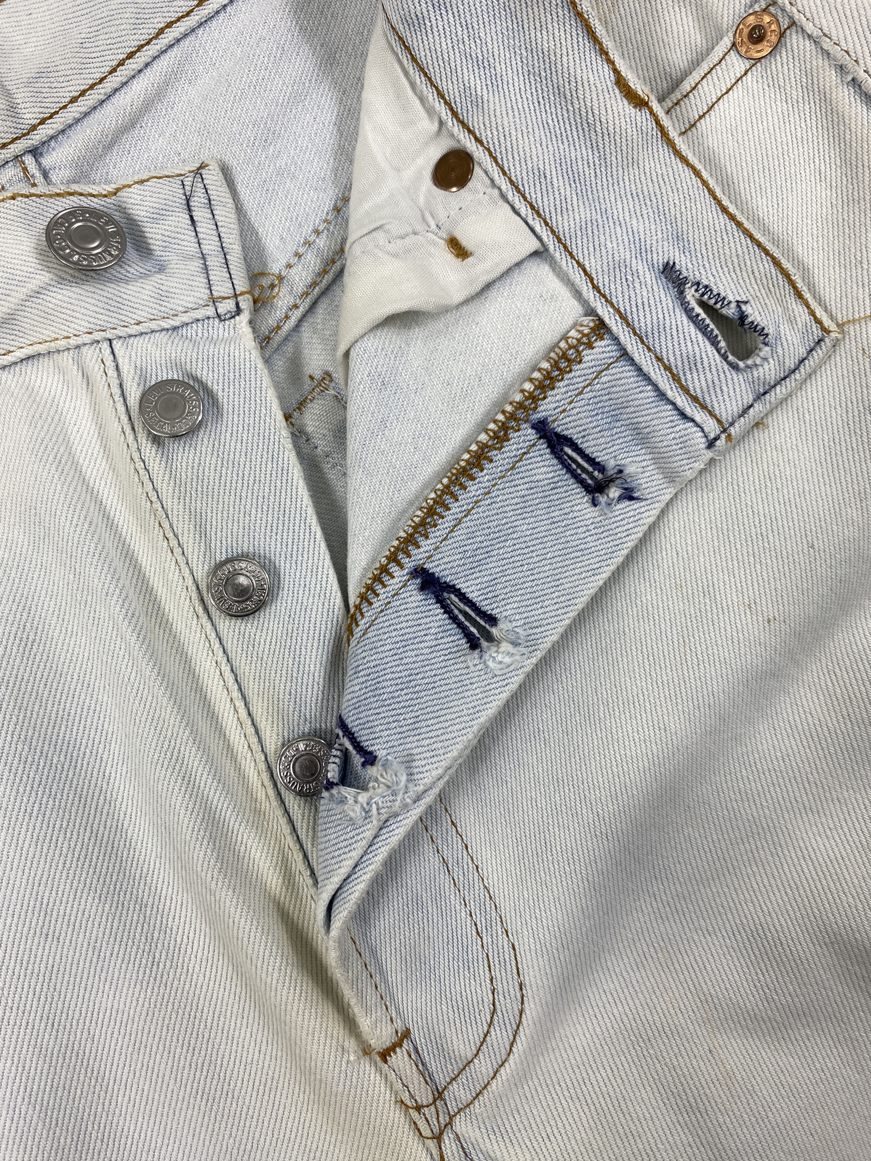 Levi's 90's Light Wash Vintage Levi's USA 501 30x33.5 Denim -JN2487 Size US 31 - 6 Thumbnail