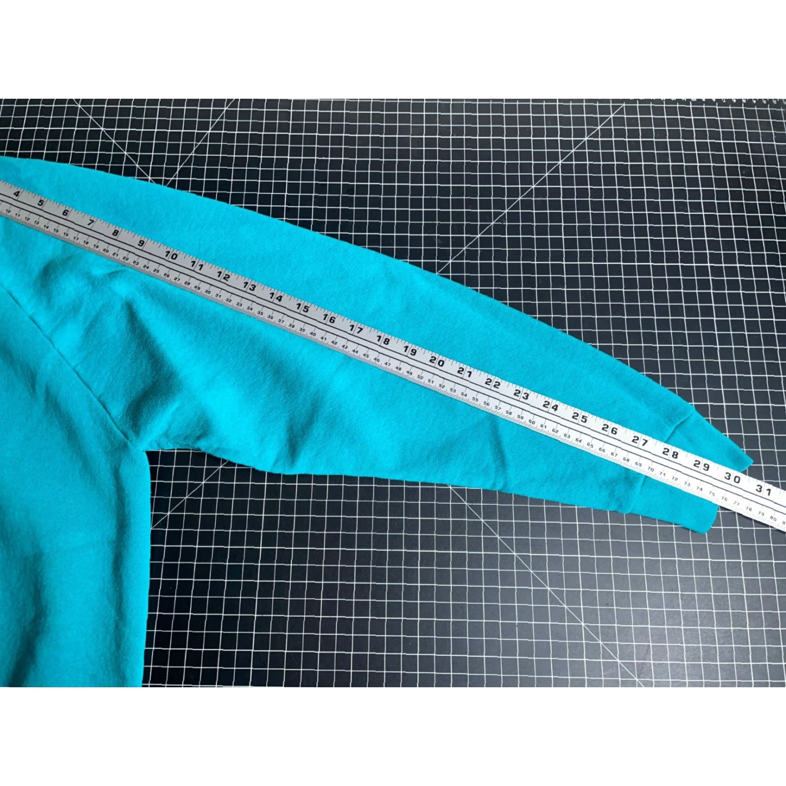 Vintage VINTAGE 90s Sweatshirt Mens Large Teal Crewneck Raglan Sleeves Solid Cotton Blend Lightweight Pullover Shirts Mens Size US L / EU 52-54 / 3 - 7 Thumbnail