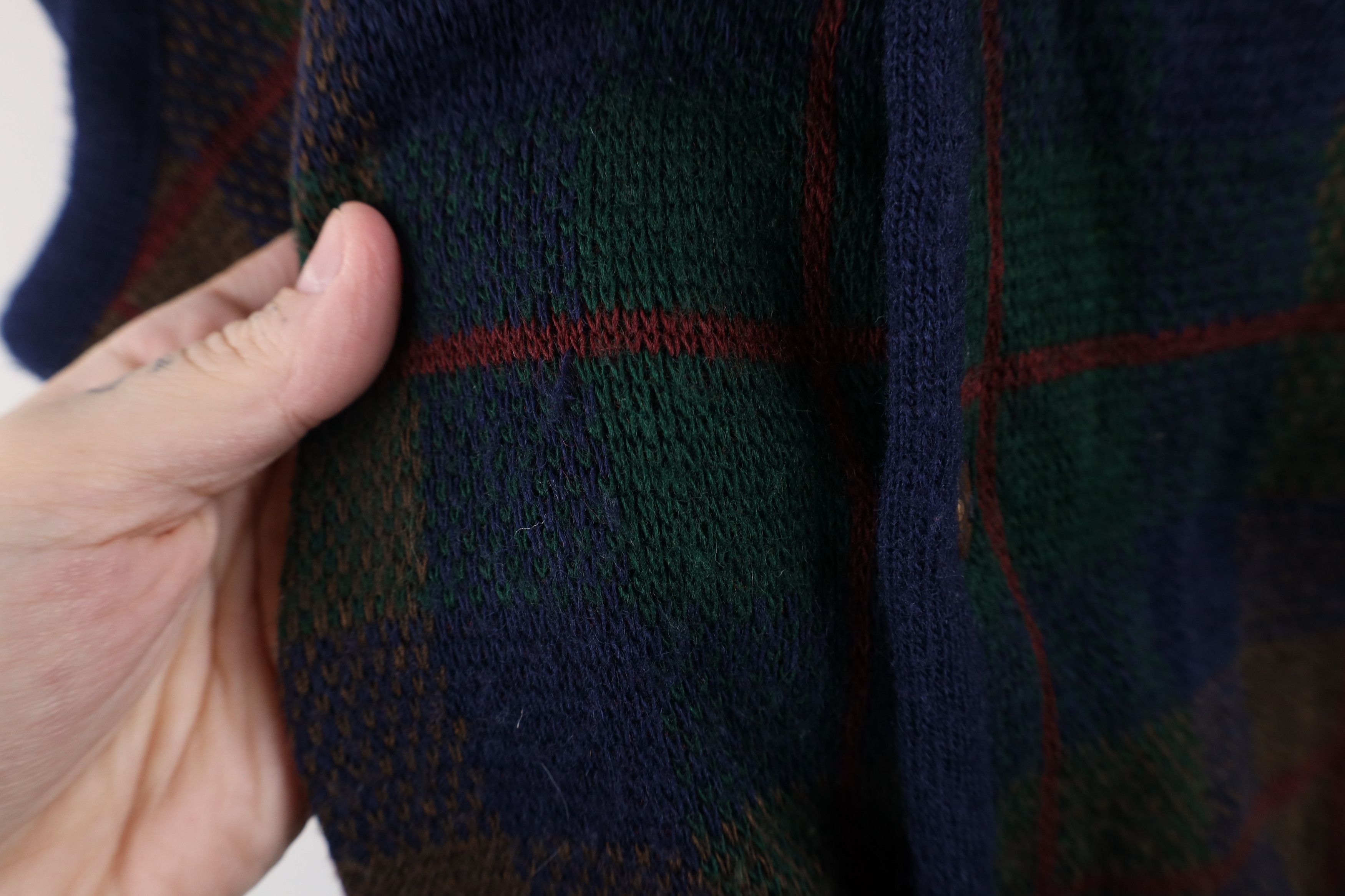 Vintage Vintage 90s Streetwear Knit Cardigan Sweater Vest Plaid Size US M / EU 48-50 / 2 - 4 Thumbnail