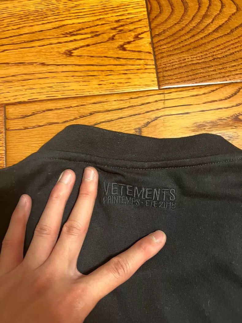 Vetements Vetements 23ss slogan short-sleeve, size M Size US M / EU 48-50 / 2 - 7 Thumbnail