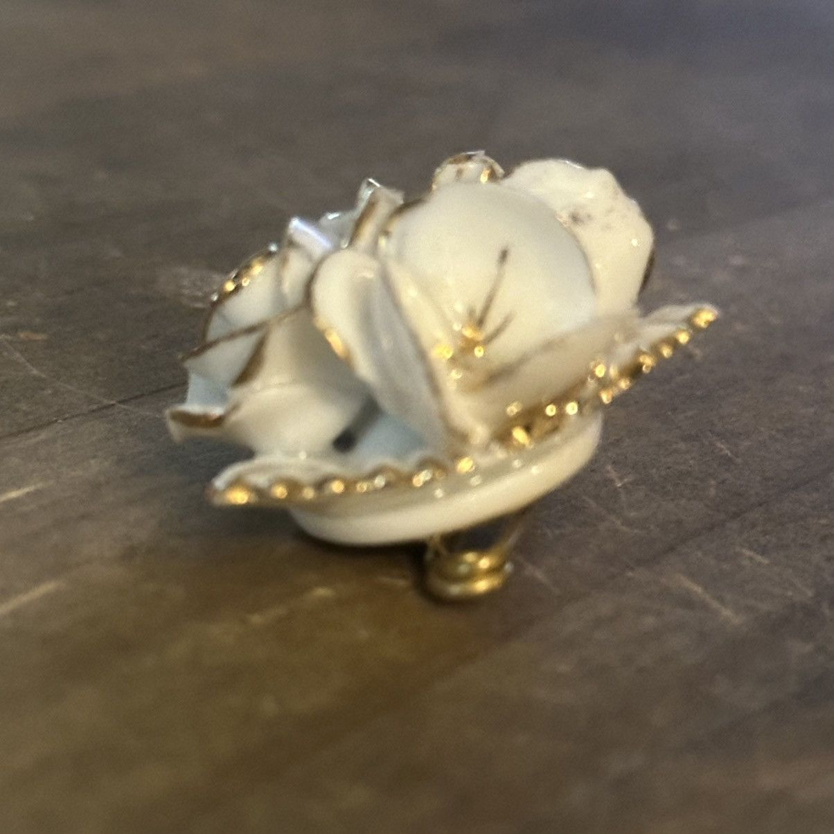 Vintage Vintage porcelain white rose brooch Size ONE SIZE - 2 Thumbnail