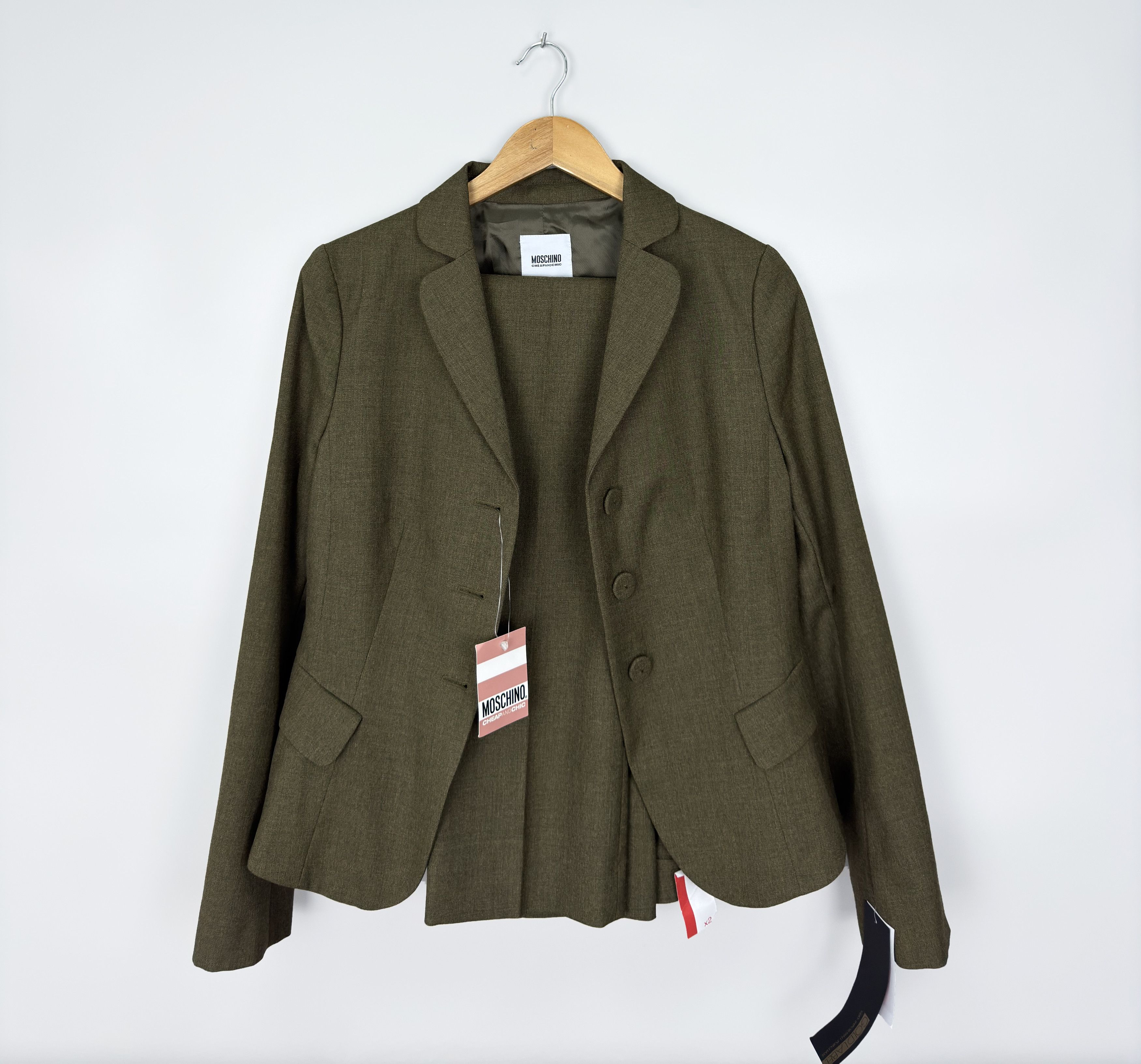 Moschino NWT RRP 1000$ Moschino Cheap and Chic Wool Suit Size XL / US 12-14 / IT 48-50 - 1 Thumbnail