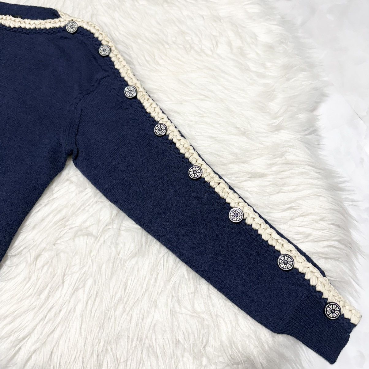 Chanel Authentic Chanel COCO button long sleeve knit sweater 38 Size XS / US 0-2 / IT 36-38 - 10 Thumbnail