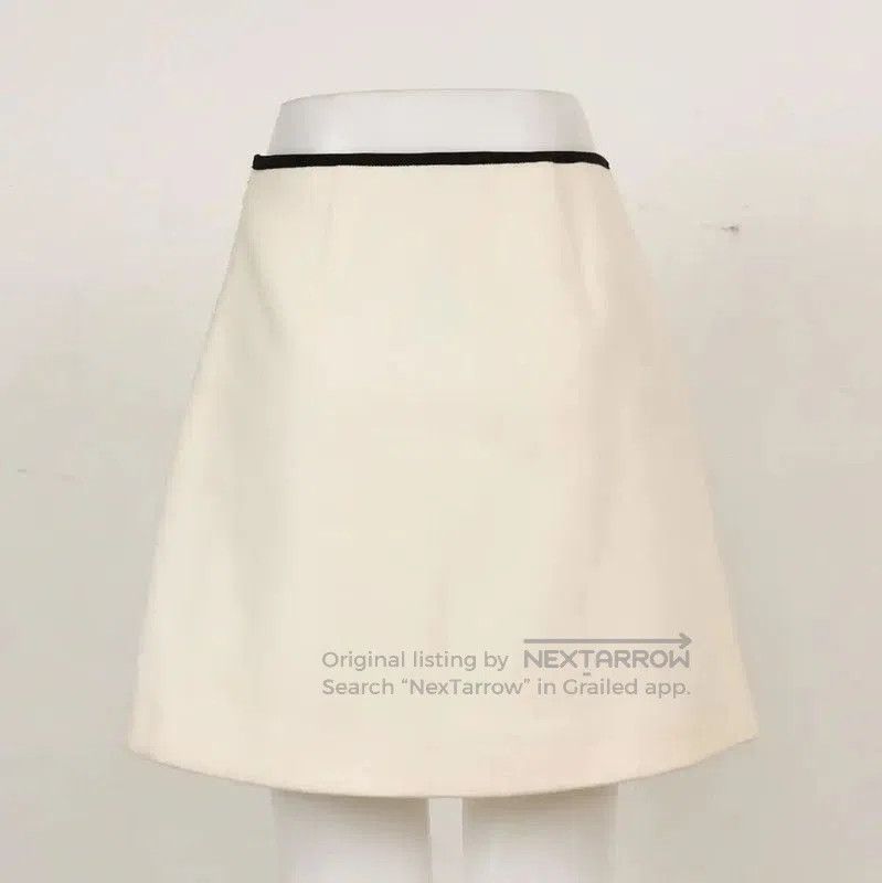 Miu Miu Miu Miu Beige Wool Embroidered Skirt . Size 28" / US 6 / IT 42 - 2 Thumbnail