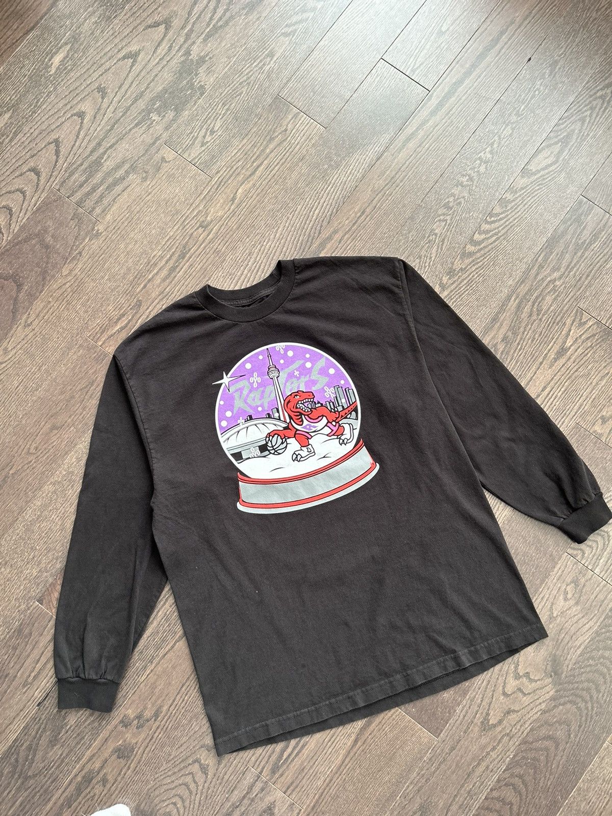 Drake × NBA × October's Very Own Raptors x Drake OVO Christmas Day Limited Tee 2019 Size US XL / EU 56 / 4 - 1 Thumbnail