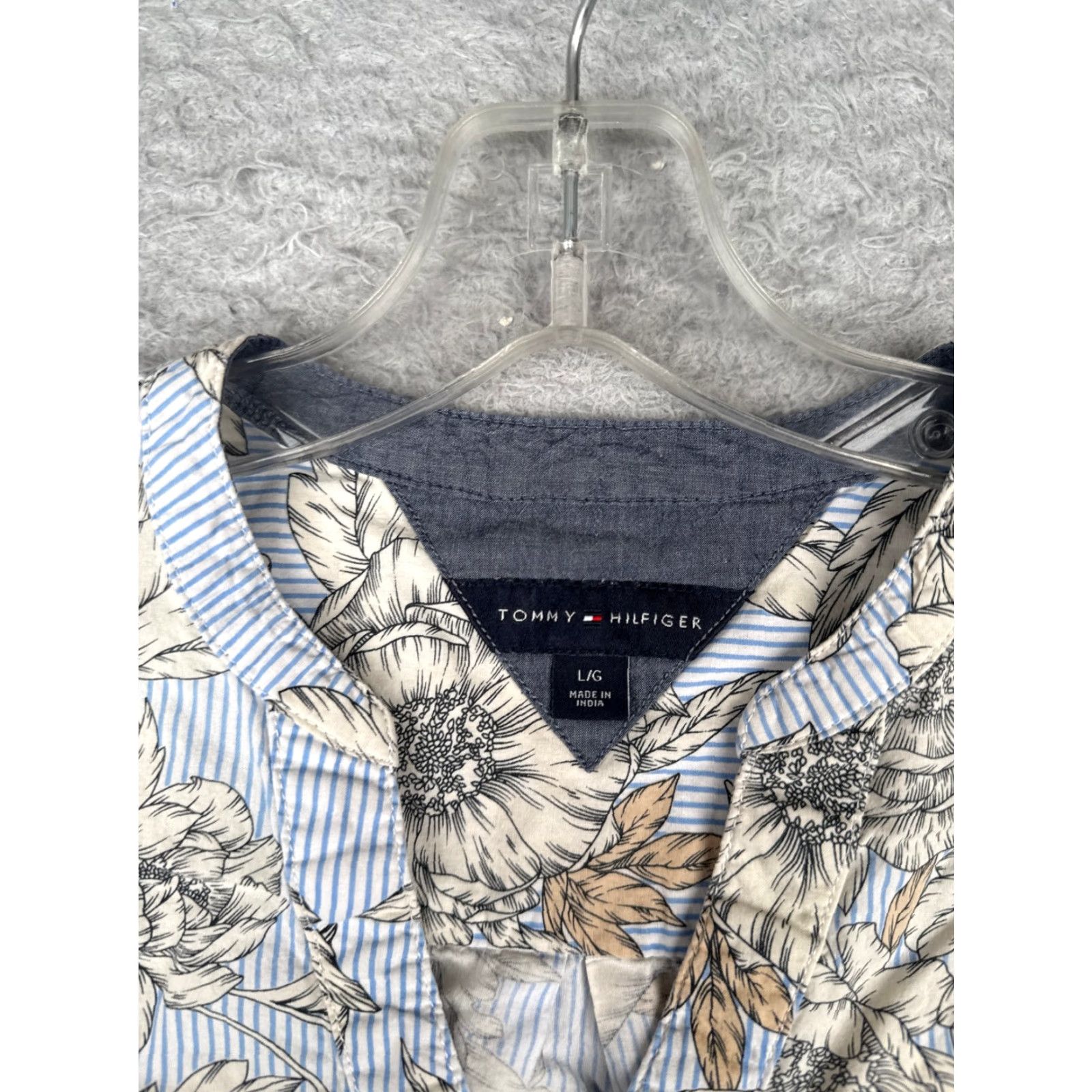 Tommy Hilfiger Tommy Hilfiger Shirt Women L Blue Beige Floral Stripe 3/4 Bell Sleeve Cotton Knit Logo Button Casual All Seasons Size L / US 10 / IT 46 - 7 Thumbnail