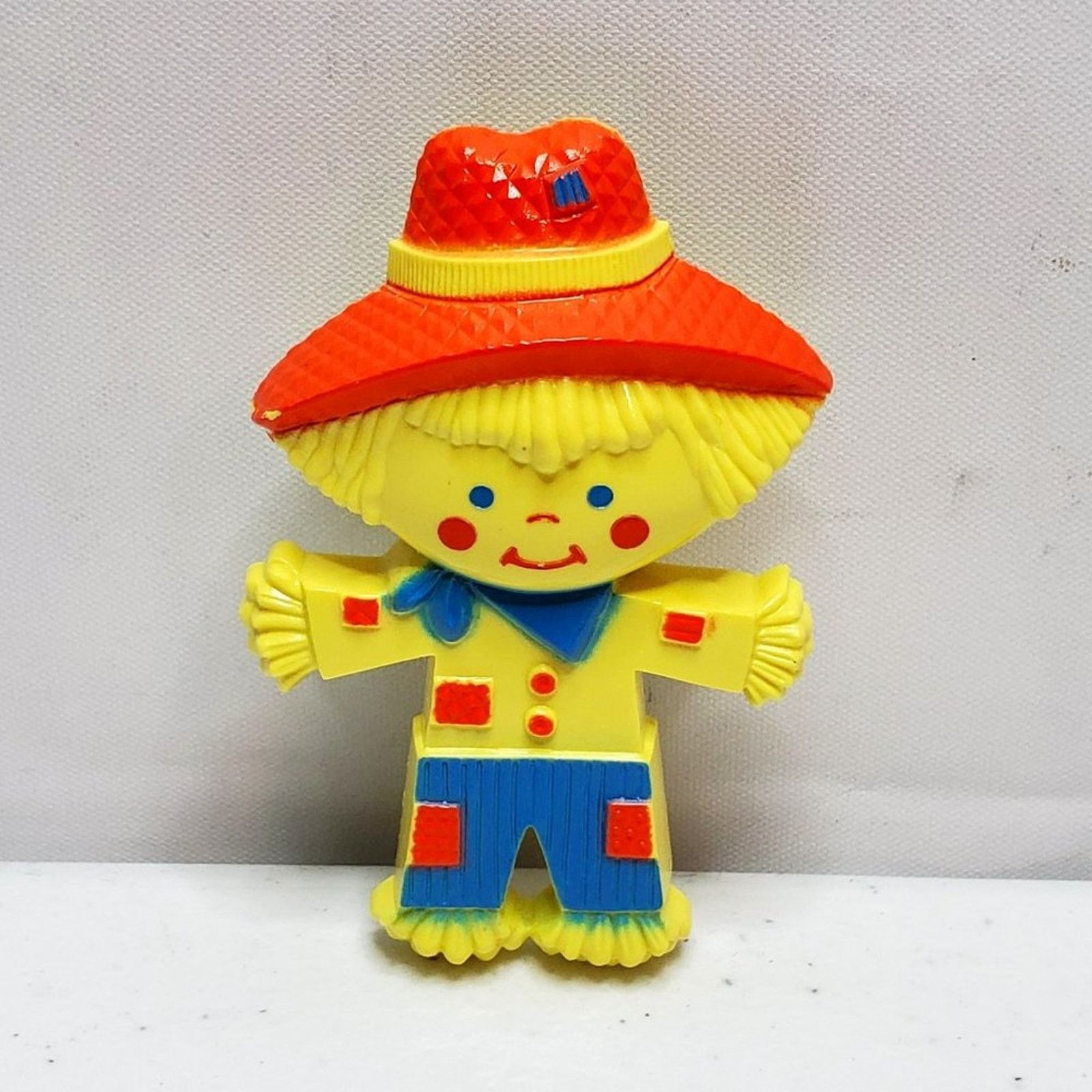 Vintage Avon Peter Patches Scarecrow Pin Pal Brooch Collectible Size ONE SIZE - 1 Thumbnail