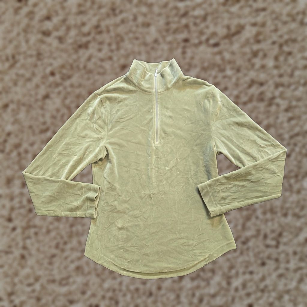 Obermeyer Obermeyer Top Women Small Green Velour 1/4 Zip Long Sleeve Ski Casual Pullover Velour 1/4 Zip Mock Neck Winter Skiing Women Regular Size S Size S / US 4 / IT 40 - 1 Thumbnail