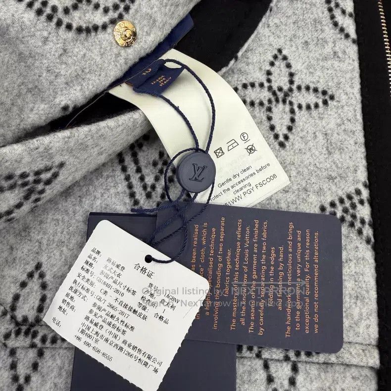 Louis Vuitton Louis Vuitton 25 black and white bib cloak Size ONE SIZE - 8 Thumbnail