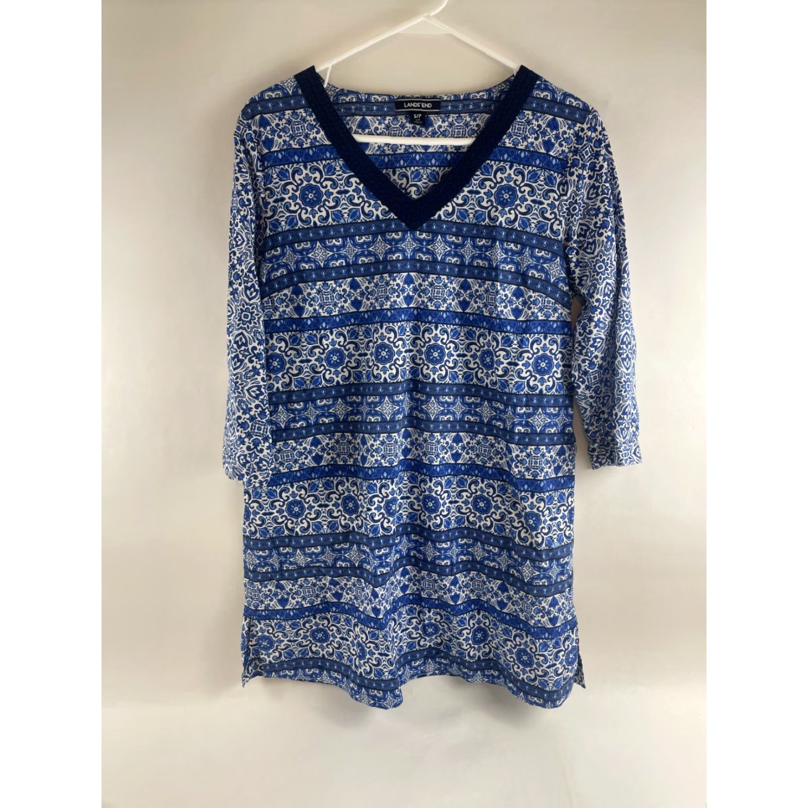 Lands' End Lands' End Dress Women's Small Blue White Floral Short Sleeve V-Neck Pullover Shirt Dress Mens Women? Size S / US 4 / IT 40 - 2 Thumbnail
