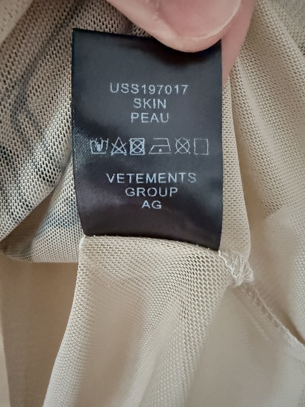 Vetements 2019 Tattoo Top Size US S / EU 44-46 / 1 - 6 Thumbnail