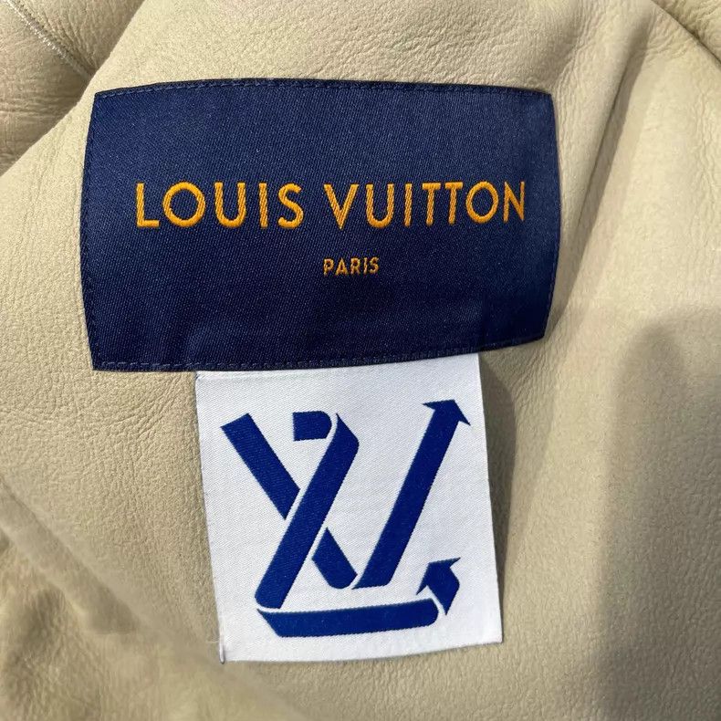 Louis Vuitton Louis Vuitton White and green color-matching fur one-piece Size US S / EU 44-46 / 1 - 5 Thumbnail