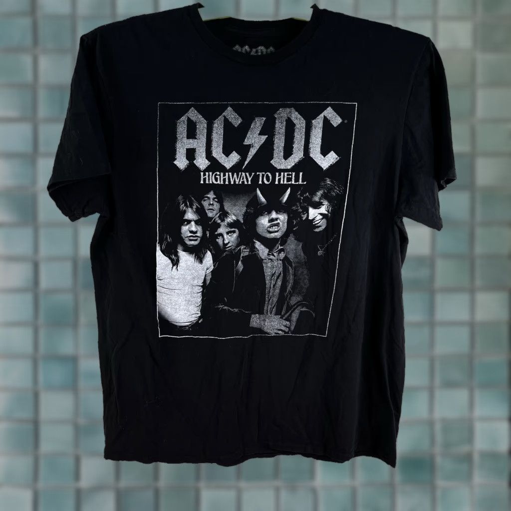 Vintage ACDC Highway to Hell T-Shirt Mens XL Black Size US XL / EU 56 / 4 - 1 Thumbnail