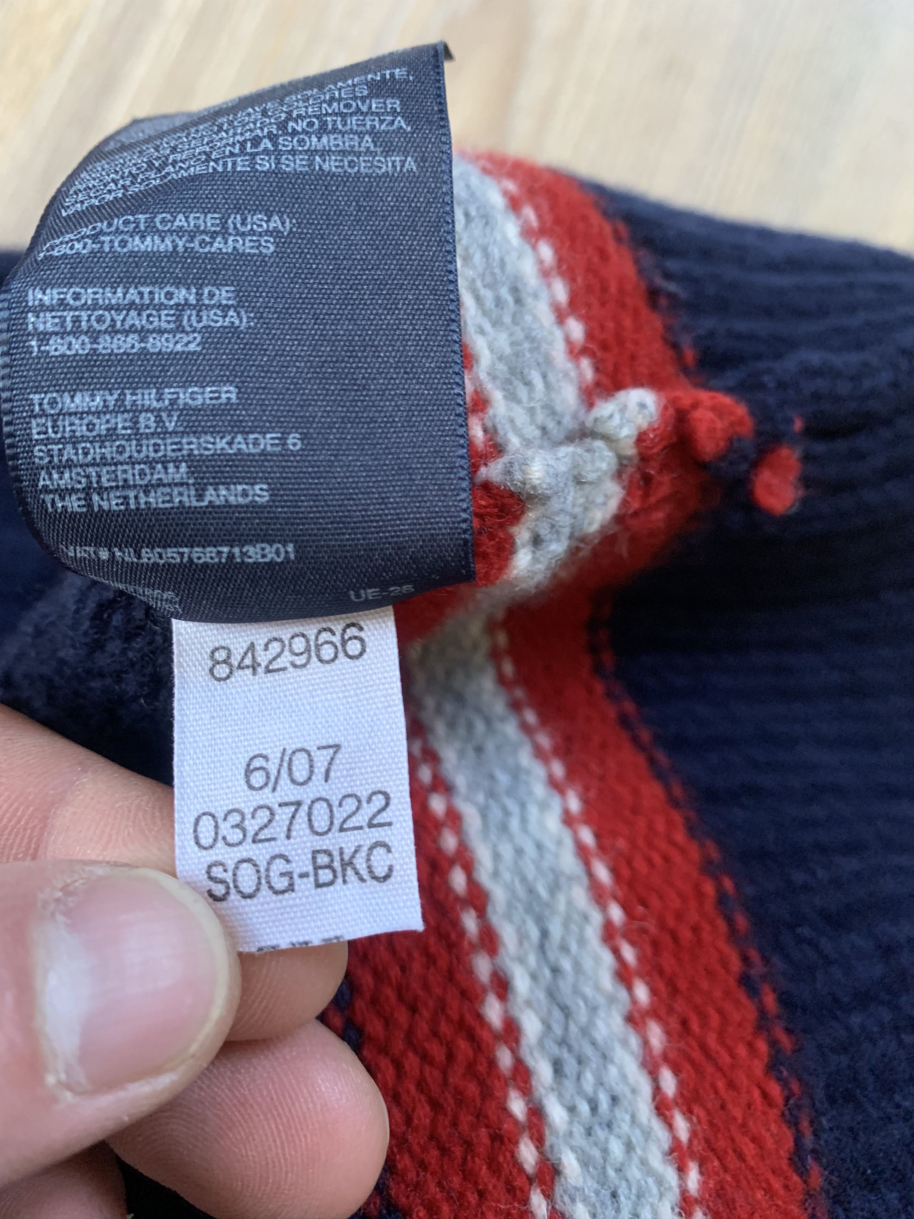 Tommy Hilfiger Mens Tommy Hilfiger Cable Knit V Neck Lambswool Jumper Size US XL / EU 56 / 4 - 13 Thumbnail