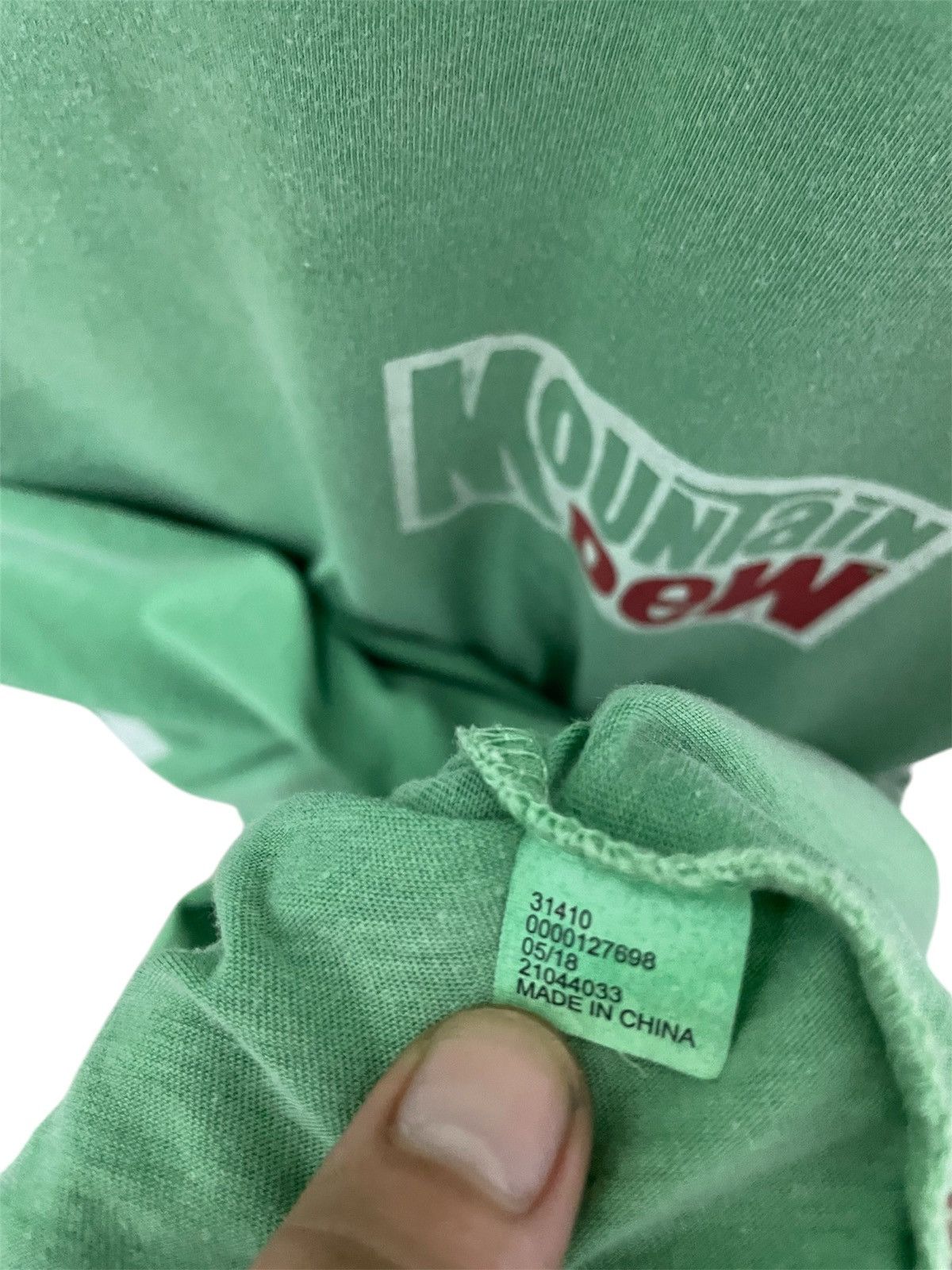 Mountain Dew × Vintage Vintage Mountain Dew “do the dew” Graphic tee flame Backhit Size US M / EU 48-50 / 2 - 6 Thumbnail